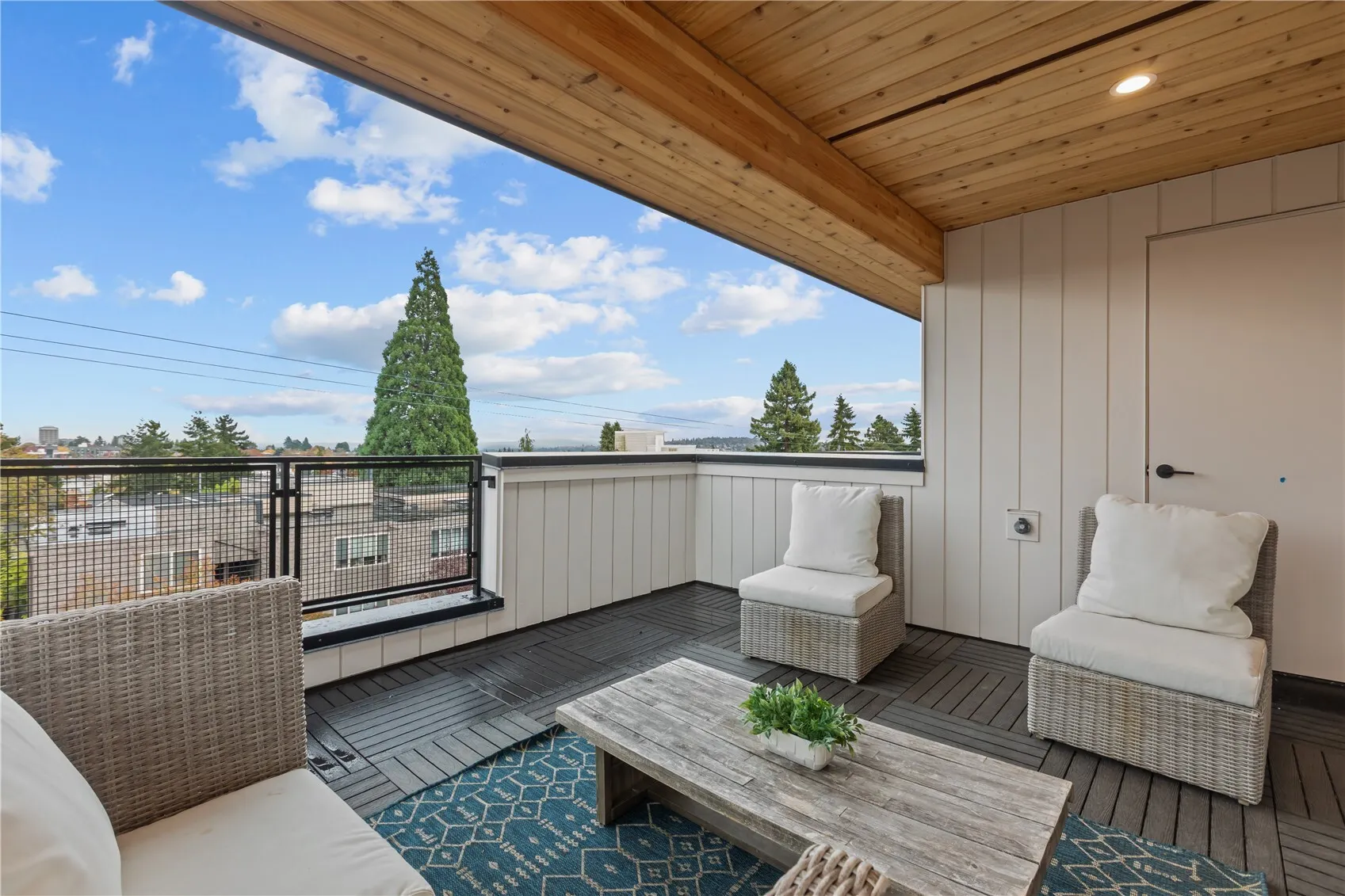 725 N 45th Street , Seattle, WA 98103