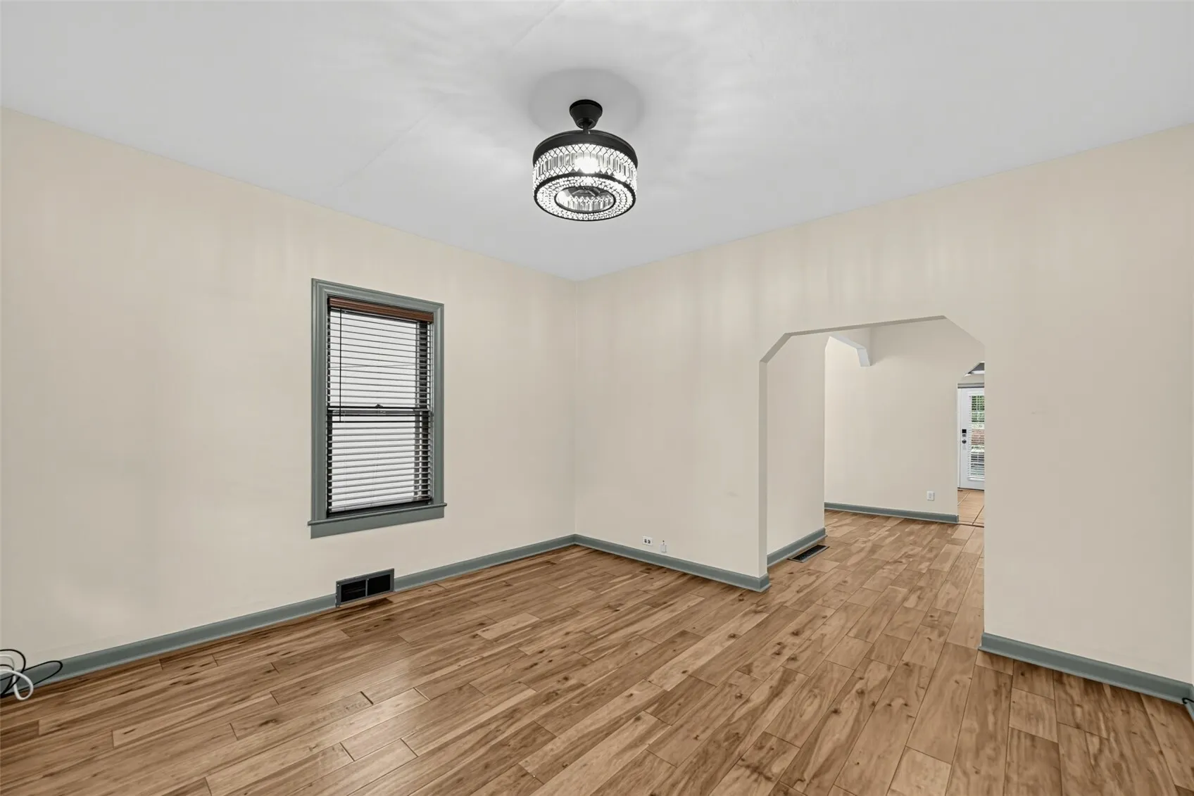 6346 51st Avenue S, Seattle, WA 98118