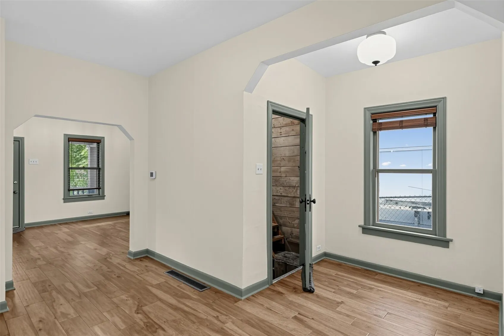 6346 51st Avenue S, Seattle, WA 98118
