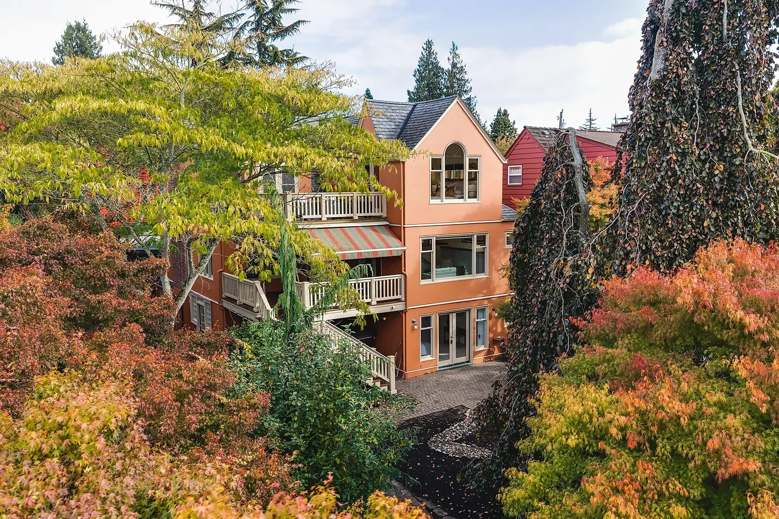 3639 Magnolia Boulevard W, Seattle, WA 98199