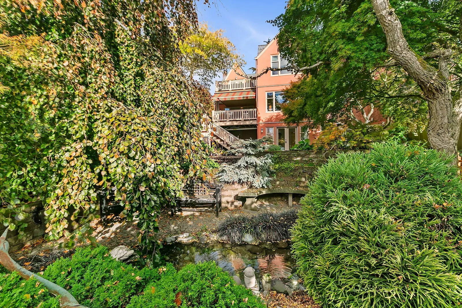 3639 Magnolia Boulevard W, Seattle, WA 98199