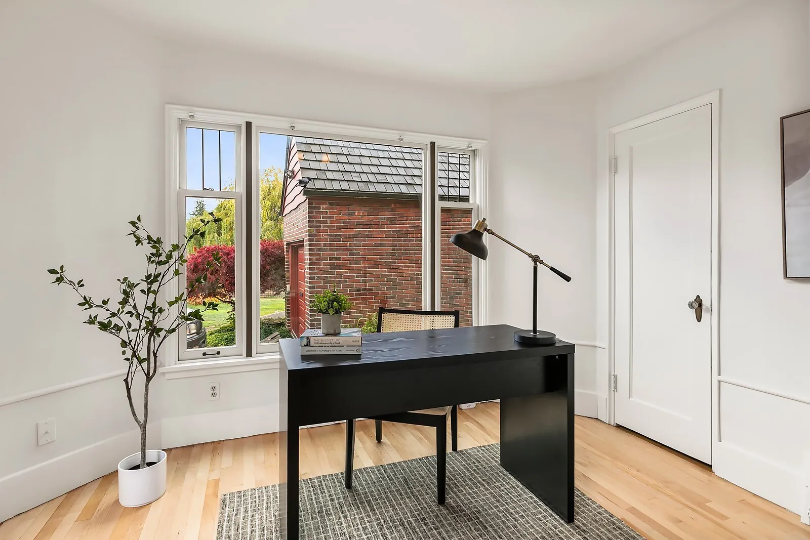 3639 Magnolia Boulevard W, Seattle, WA 98199