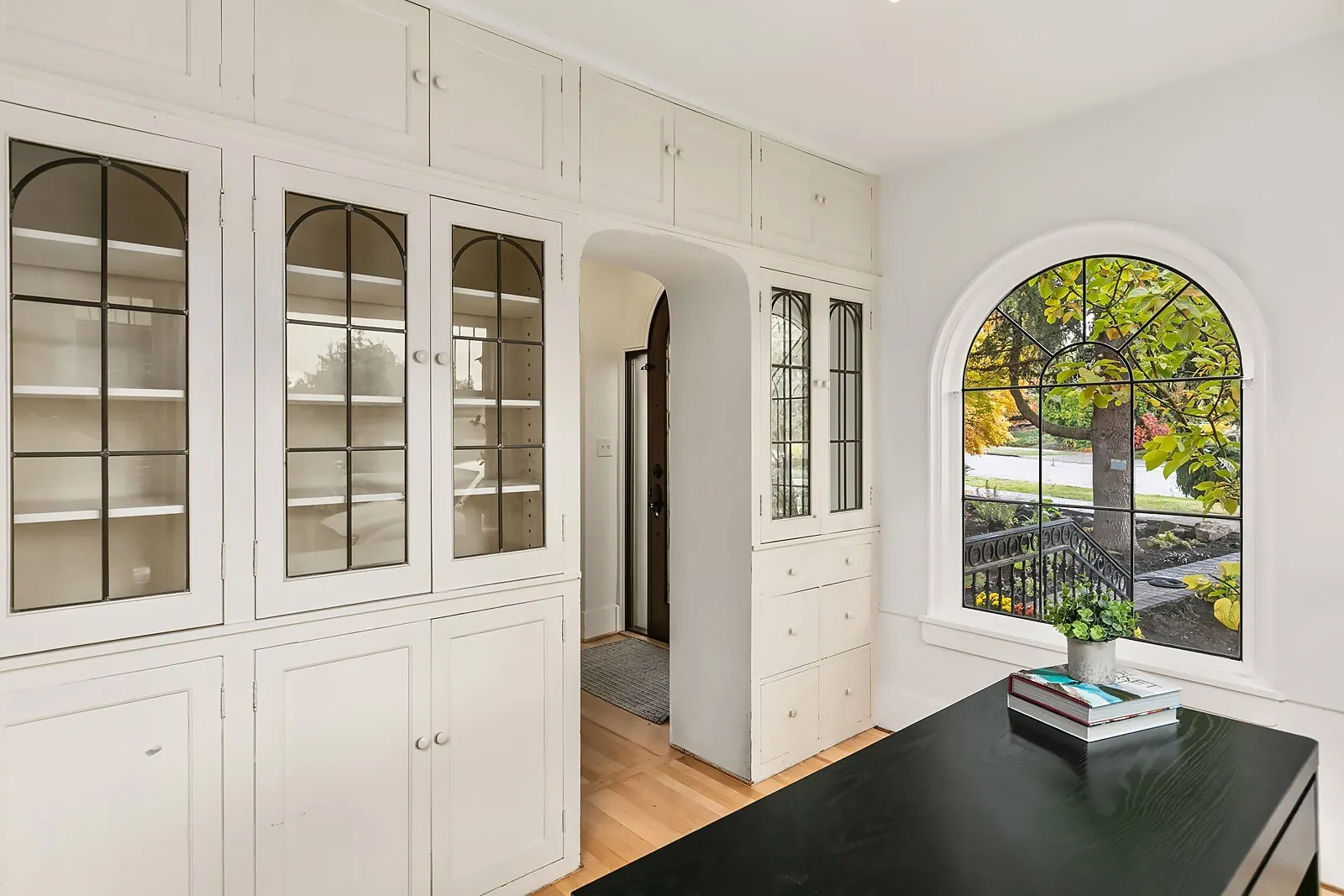 3639 Magnolia Boulevard W, Seattle, WA 98199