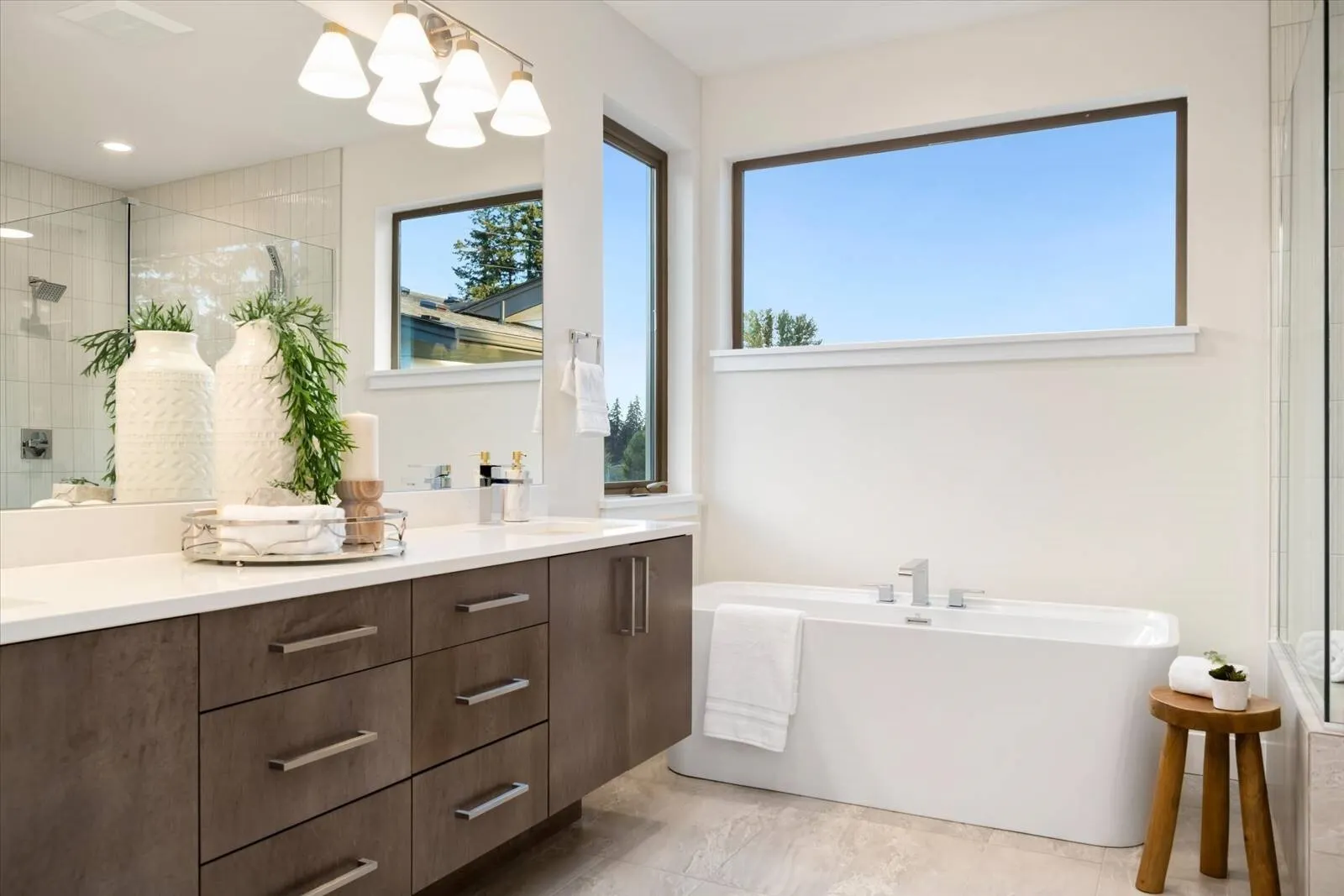 10205 125th Avenue NE, Kirkland, WA 98033