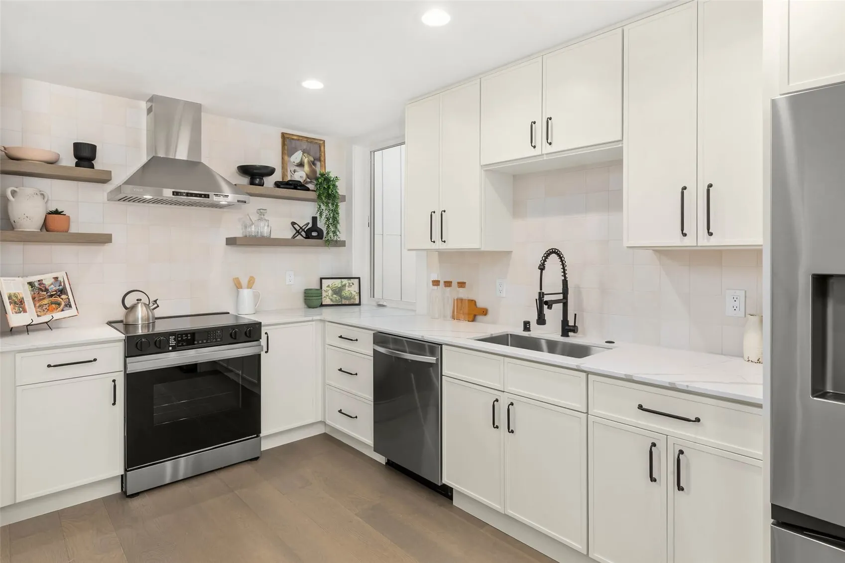 516 N 102nd Street , Seattle, WA 98133