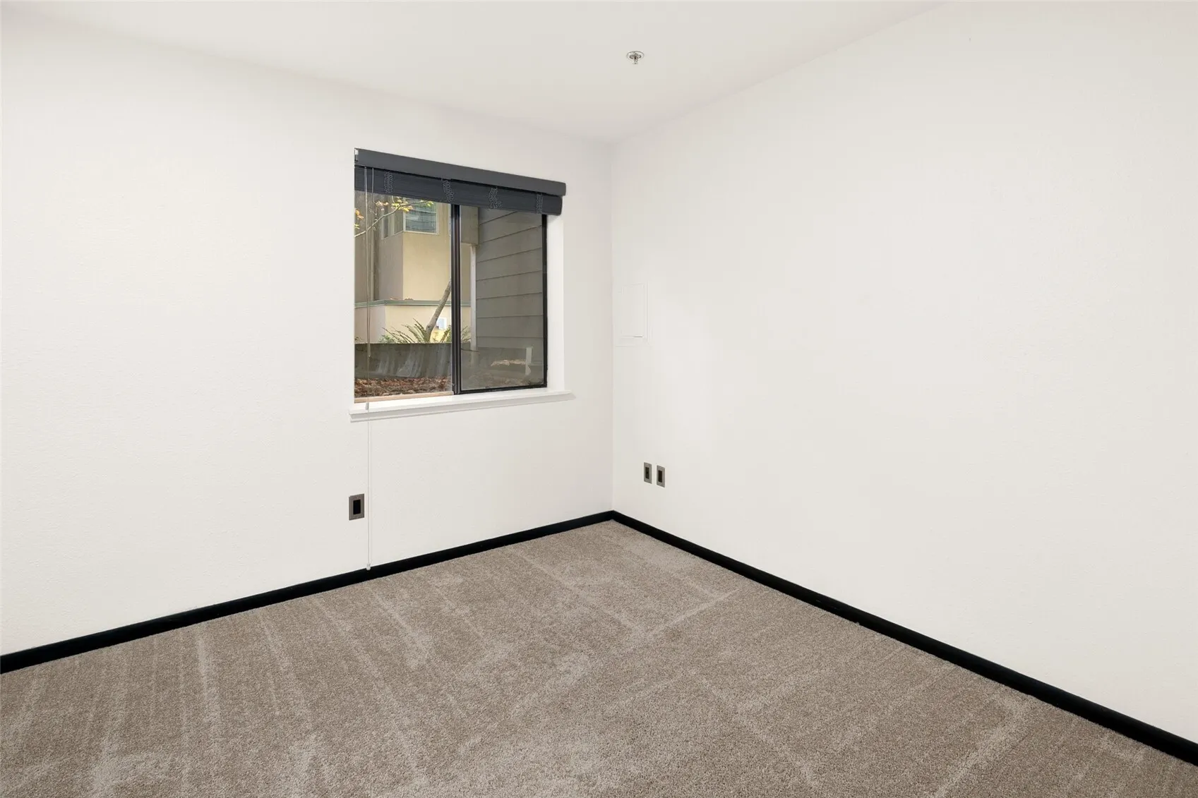 3655 Albion Place N #3, Seattle, WA 98103