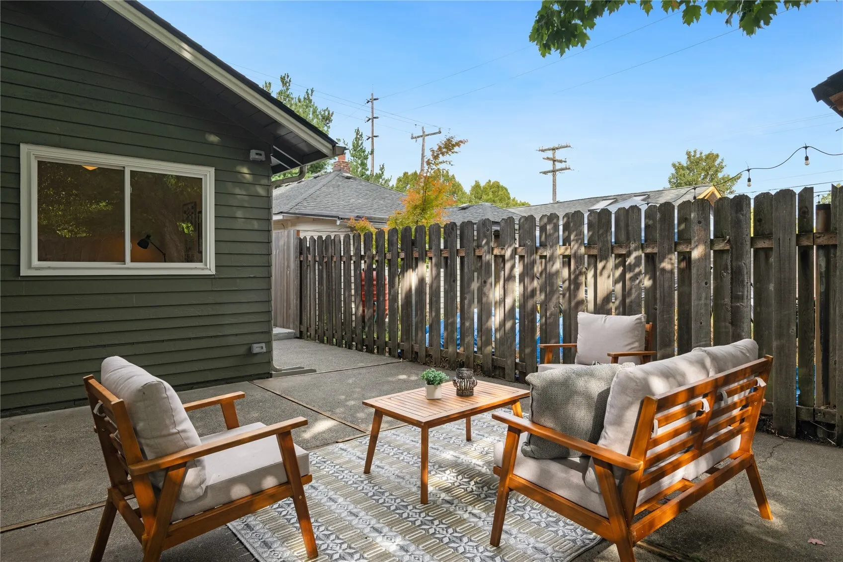 4512 6th Avenue NW, Seattle, WA 98107