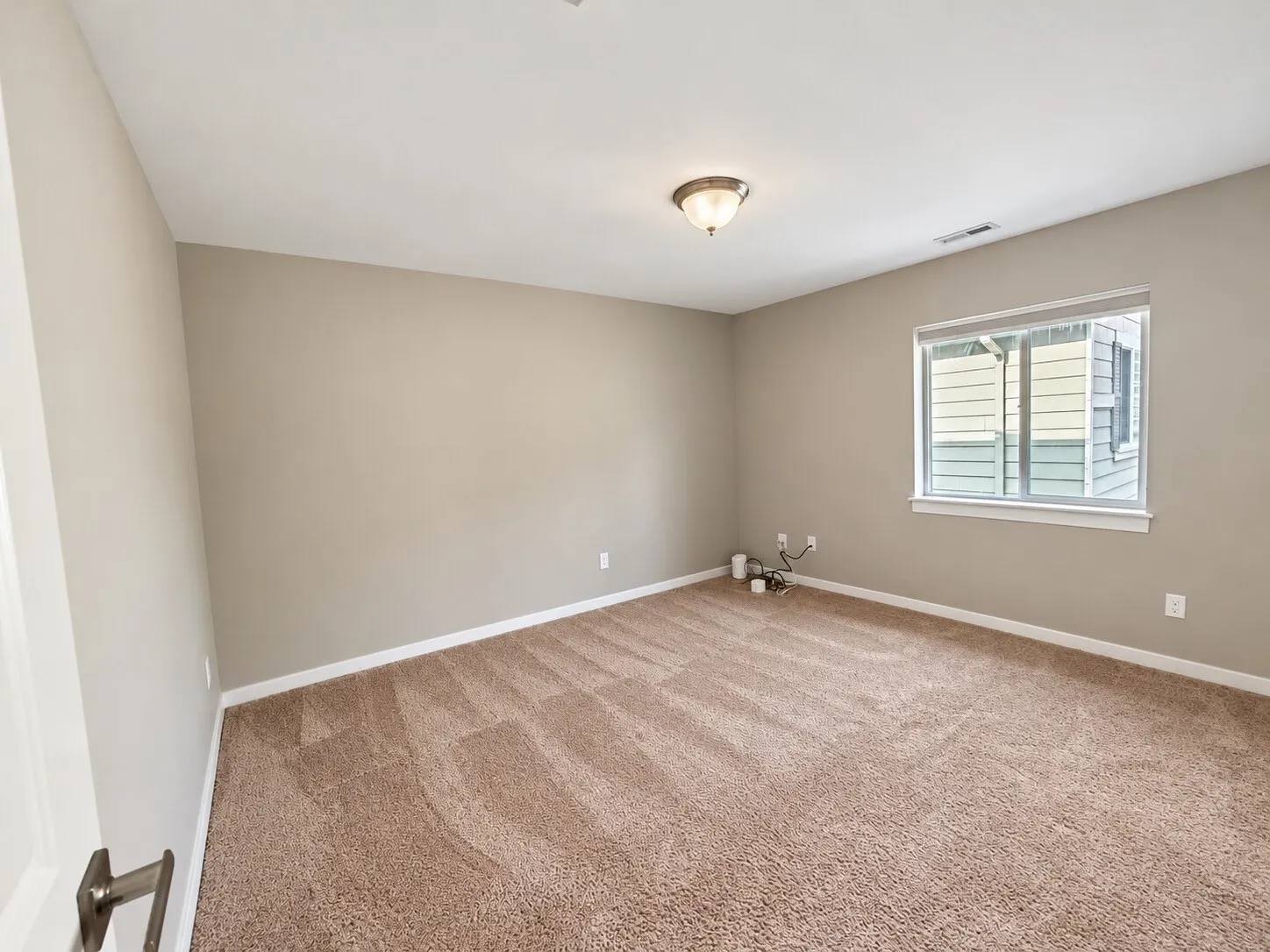 15718 2nd Lane W, Lynnwood, WA 98087