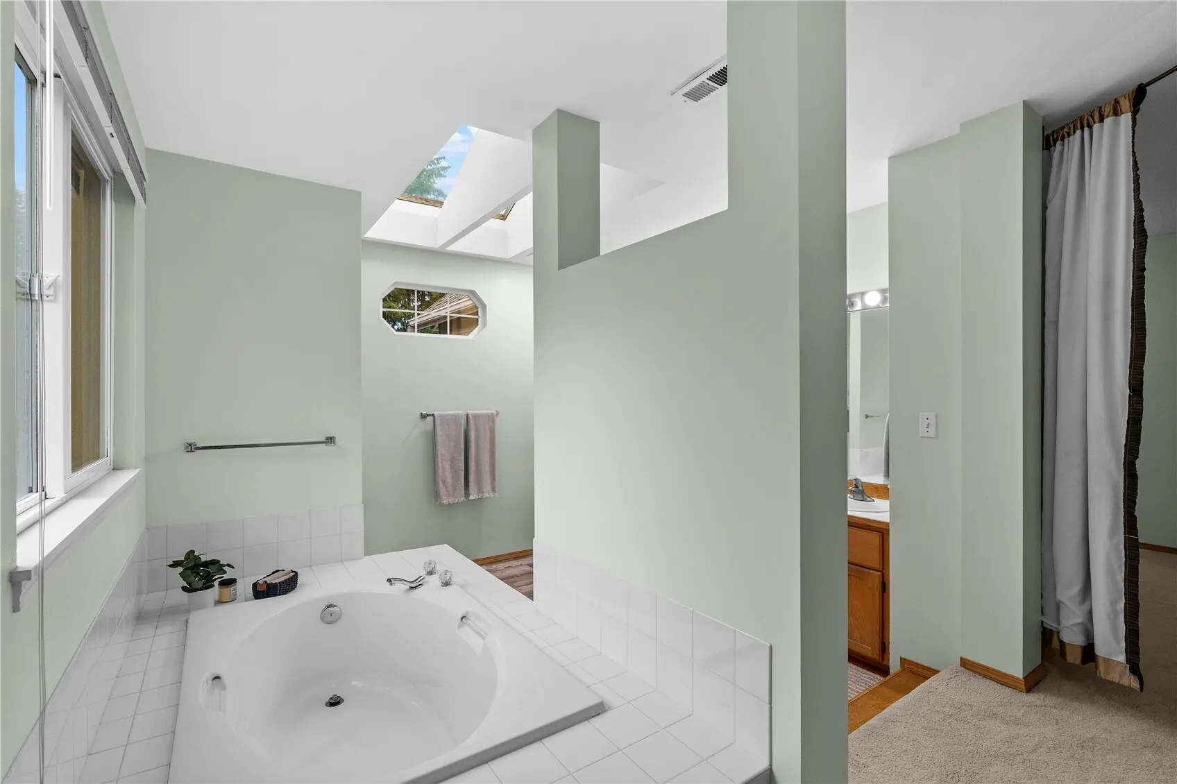 15707 138th Place SE, Renton, WA 98058