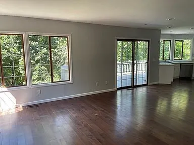 12223 NE 3rd Place , Bellevue, WA 98005