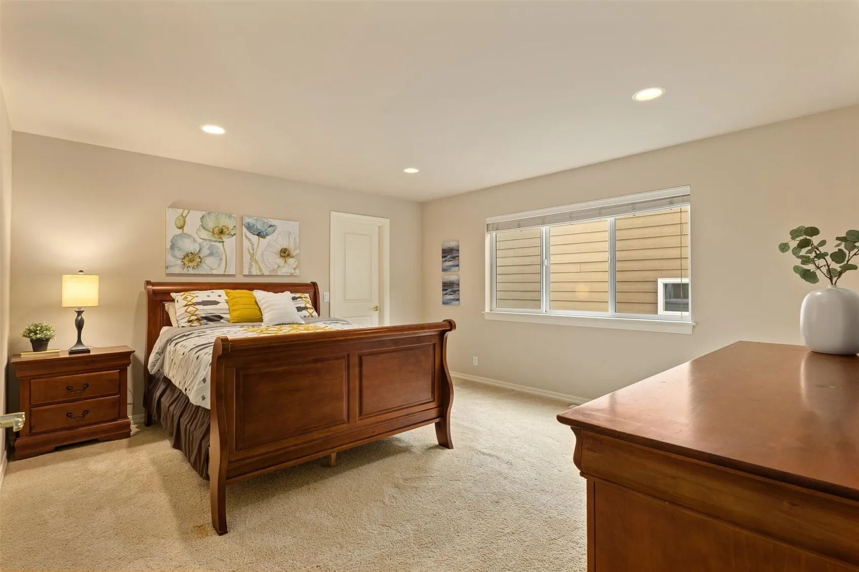 22307 NE 6th Court , Sammamish, WA 98074
