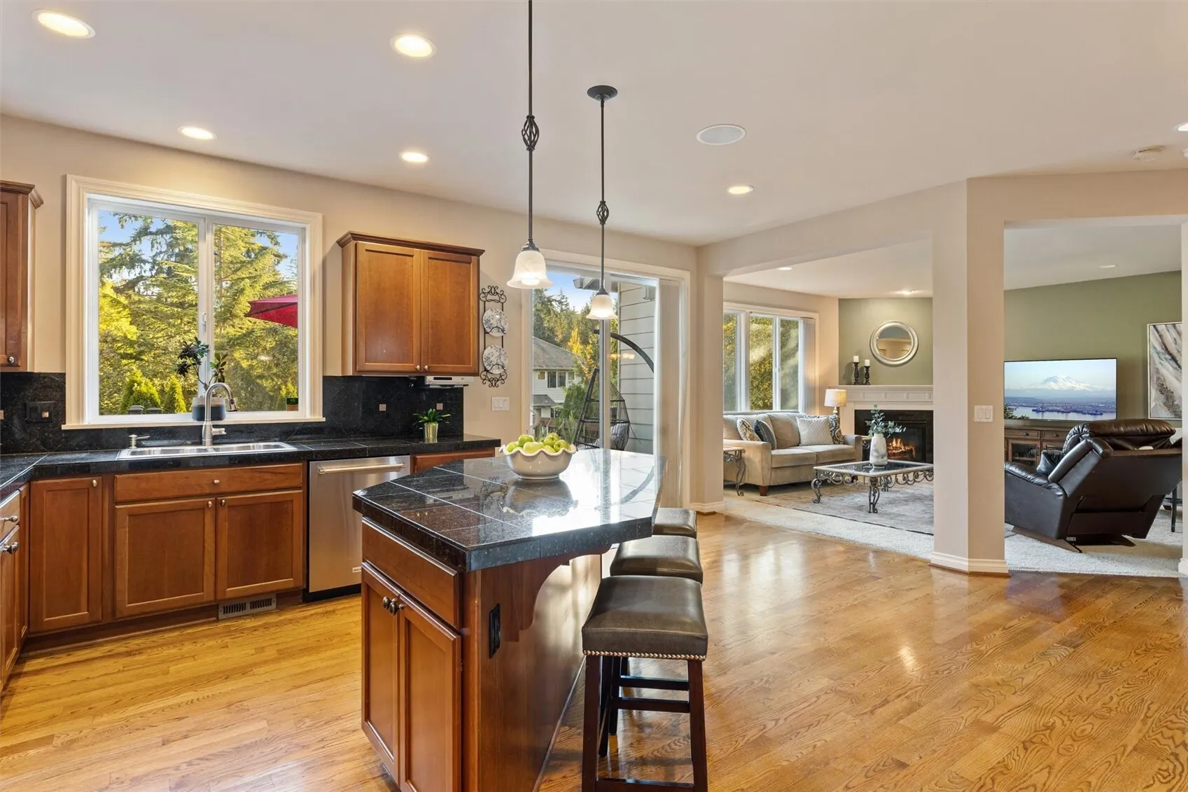 22307 NE 6th Court , Sammamish, WA 98074