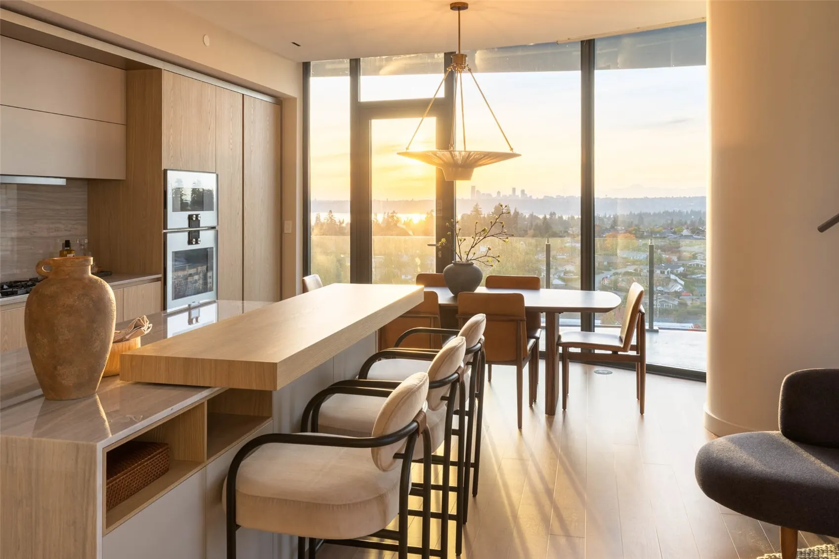 838 Avenue Square NE #1403, Bellevue, WA 98004