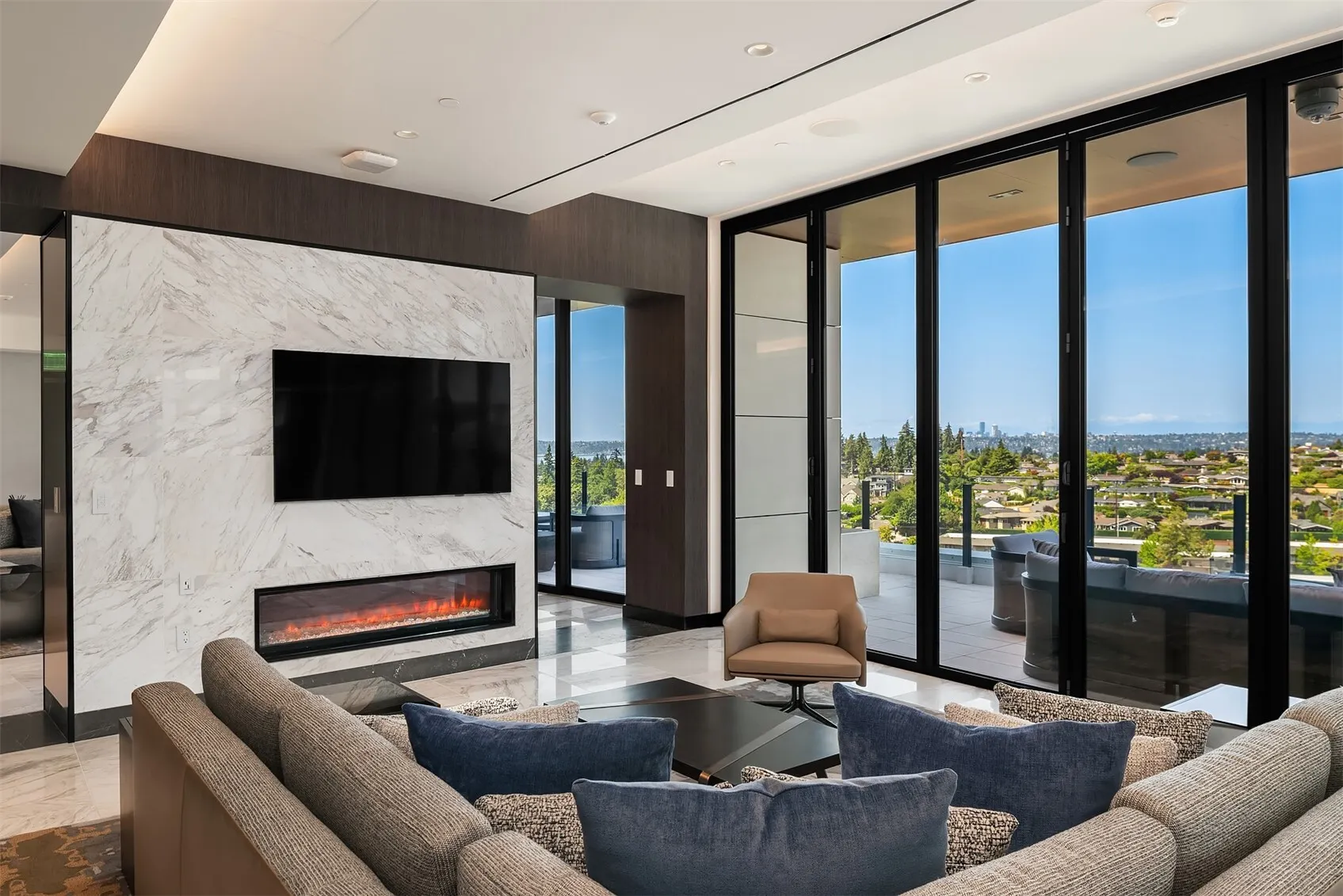 838 Avenue Square NE #1403, Bellevue, WA 98004