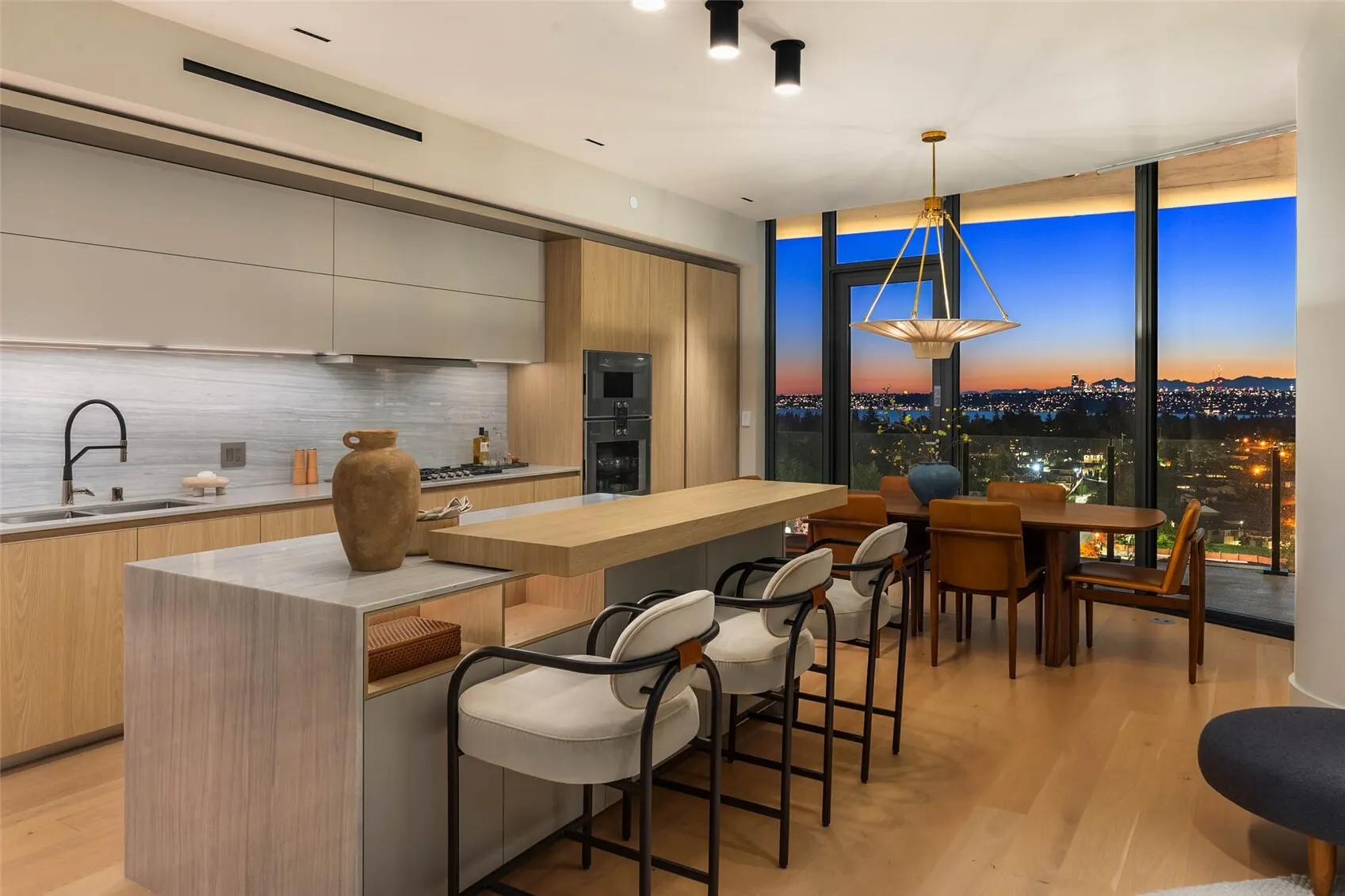 838 Avenue Square NE #1403, Bellevue, WA 98004