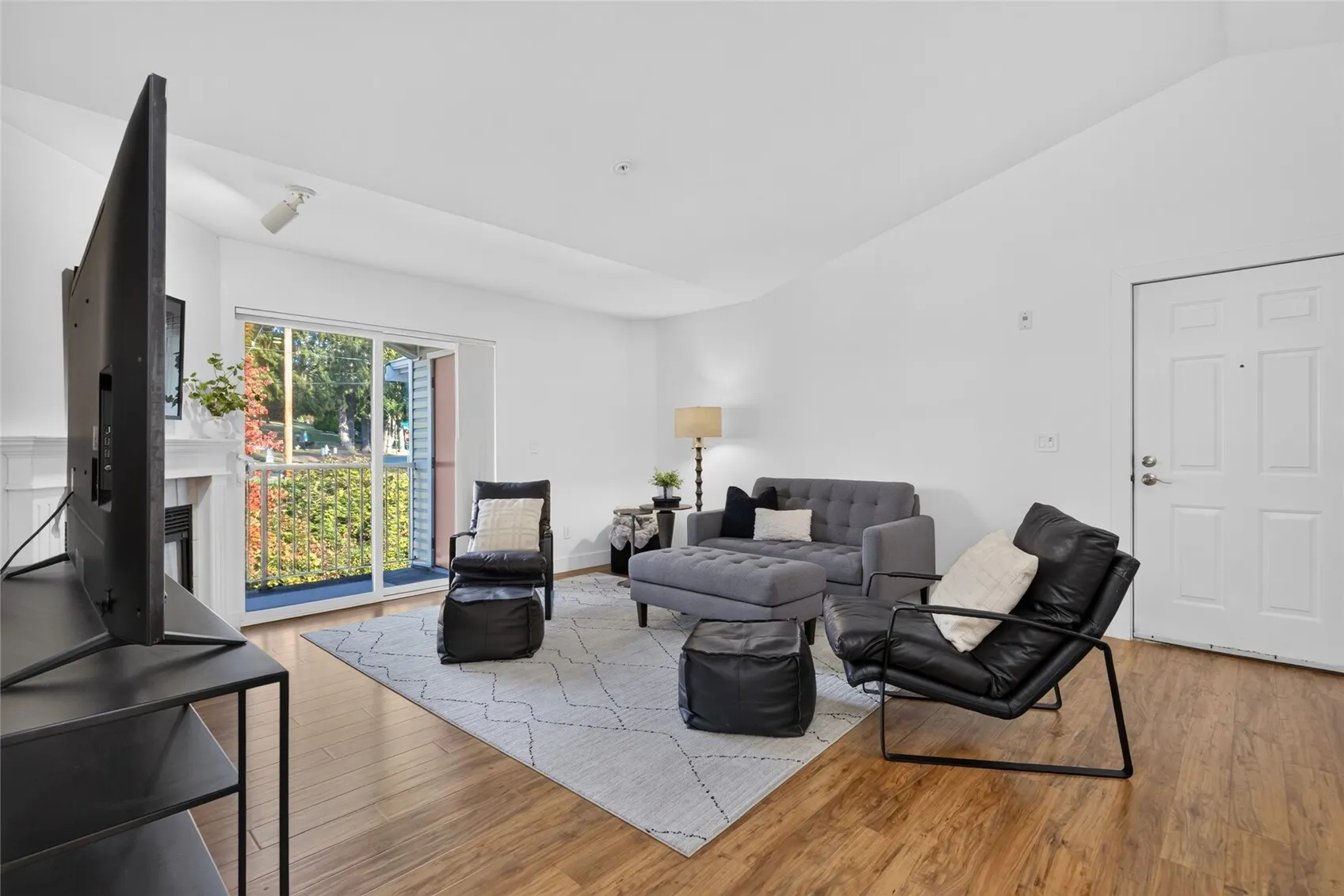 10709 Valley View Road #B 401, Bothell, WA 98011