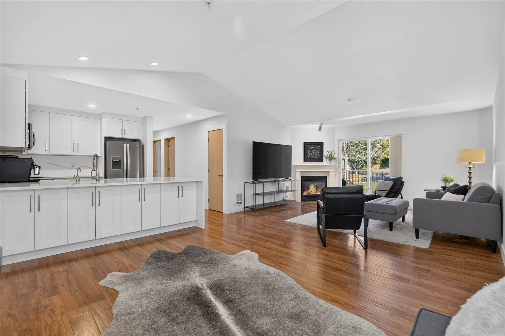 10709 Valley View Road #B 401, Bothell, WA 98011