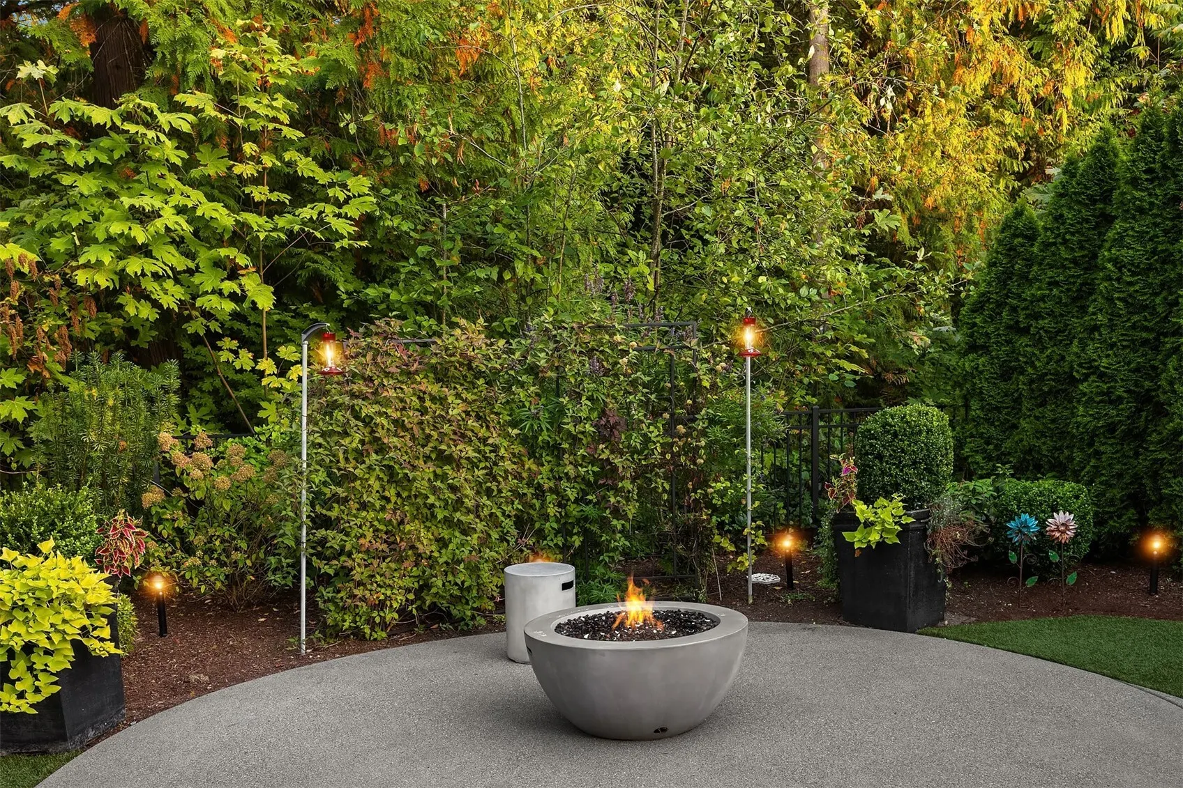 1703 NE Falls Drive , Issaquah, WA 98029-9802