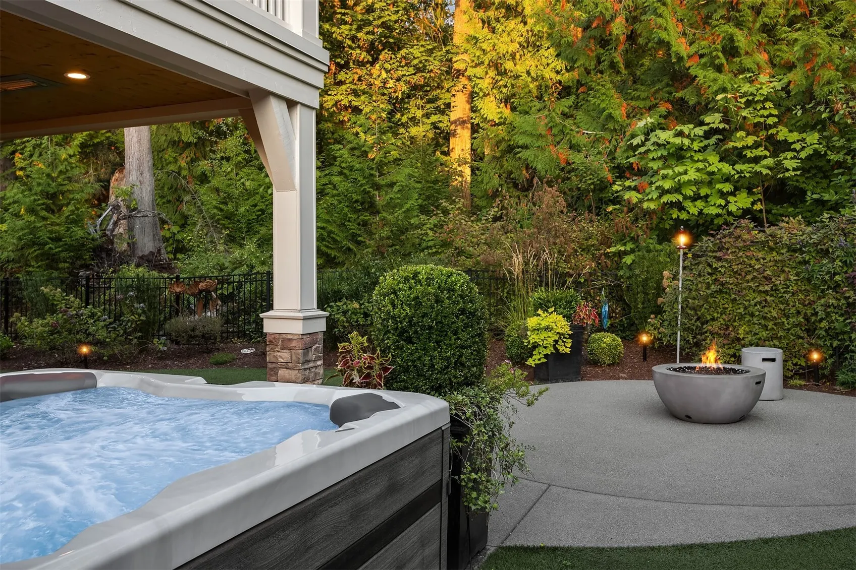 1703 NE Falls Drive , Issaquah, WA 98029-9802