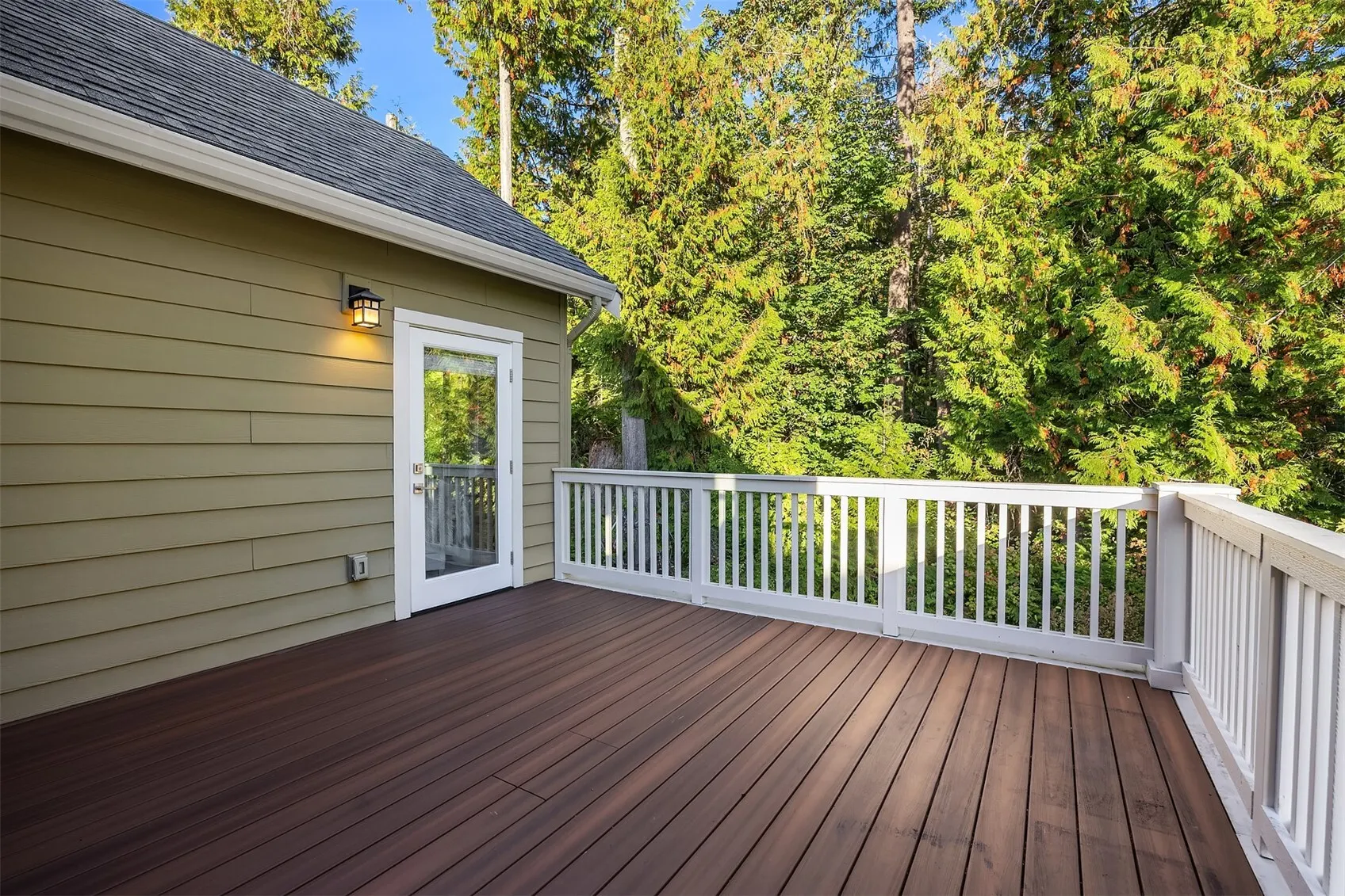 1703 NE Falls Drive , Issaquah, WA 98029-9802