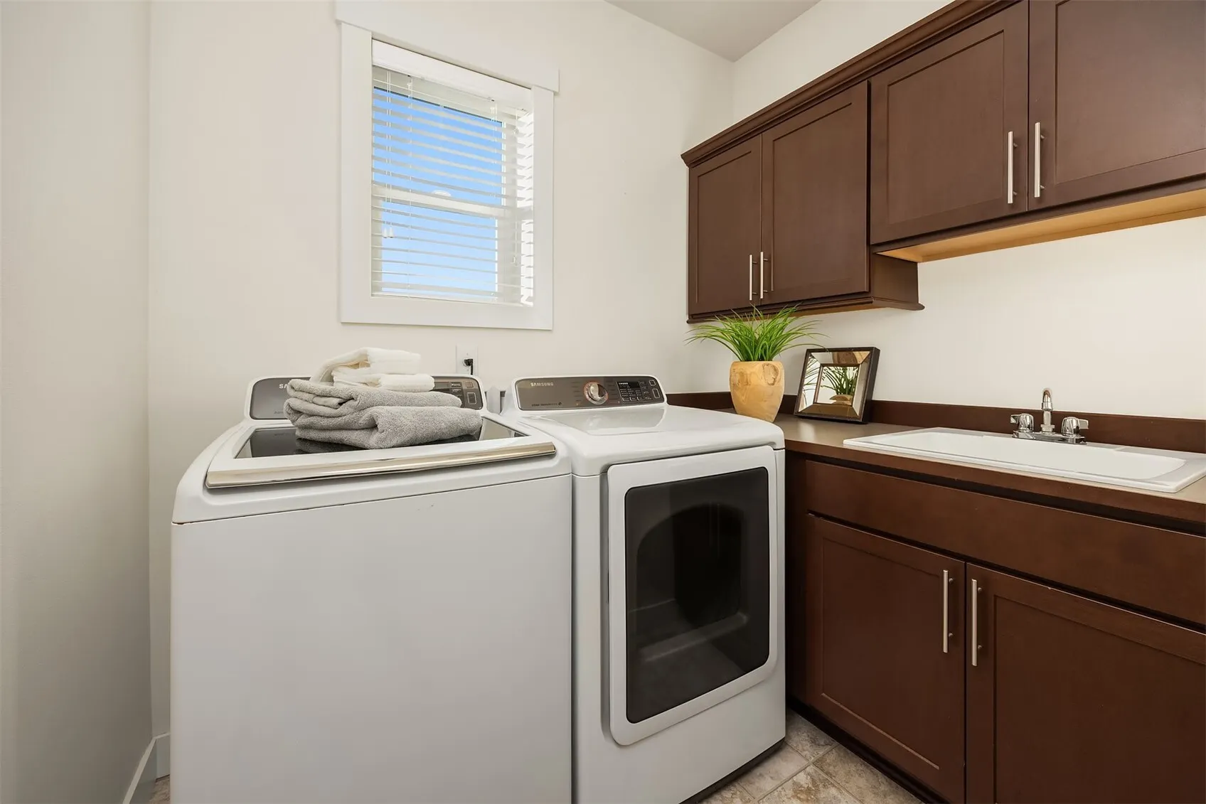 1703 NE Falls Drive , Issaquah, WA 98029-9802