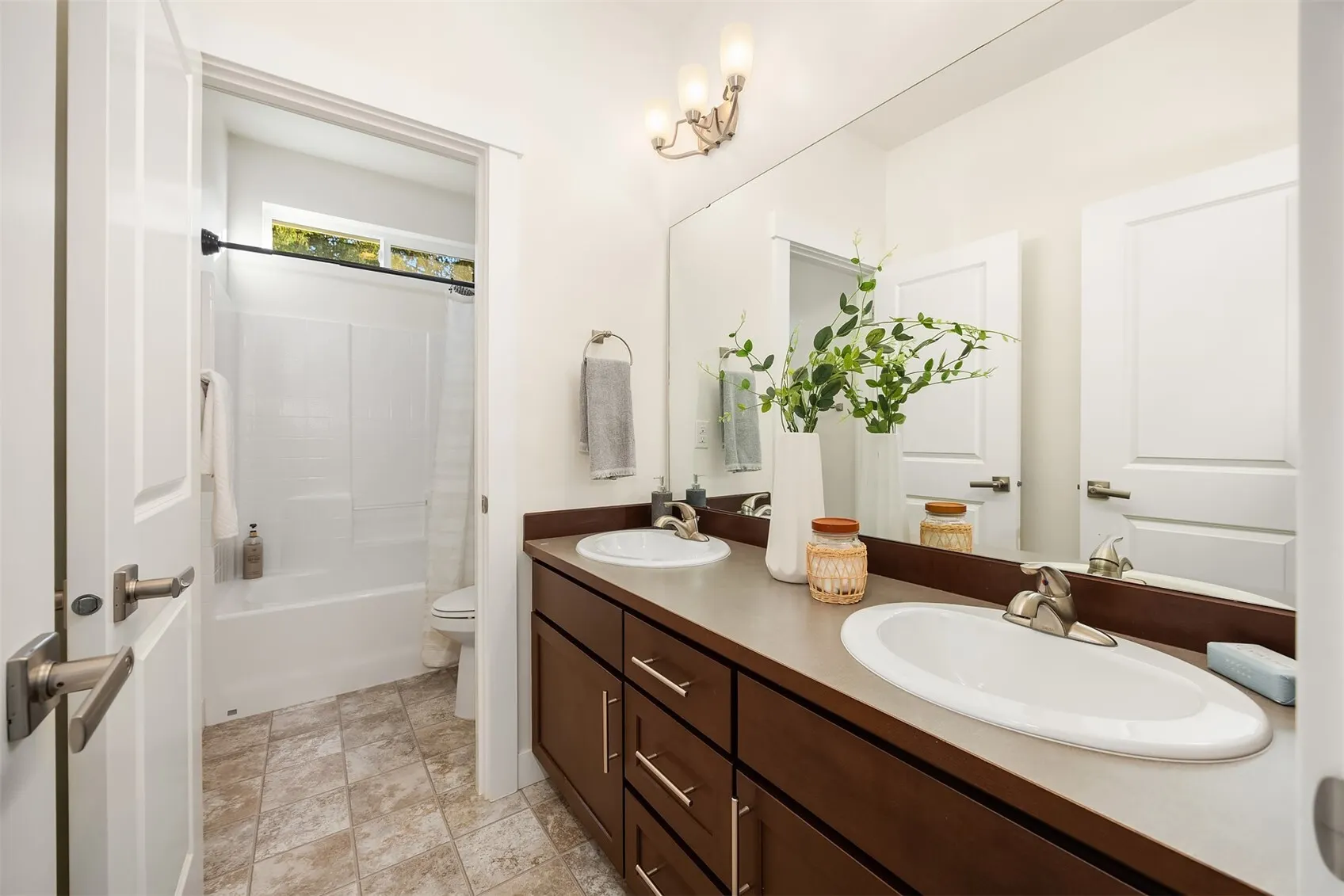 1703 NE Falls Drive , Issaquah, WA 98029-9802