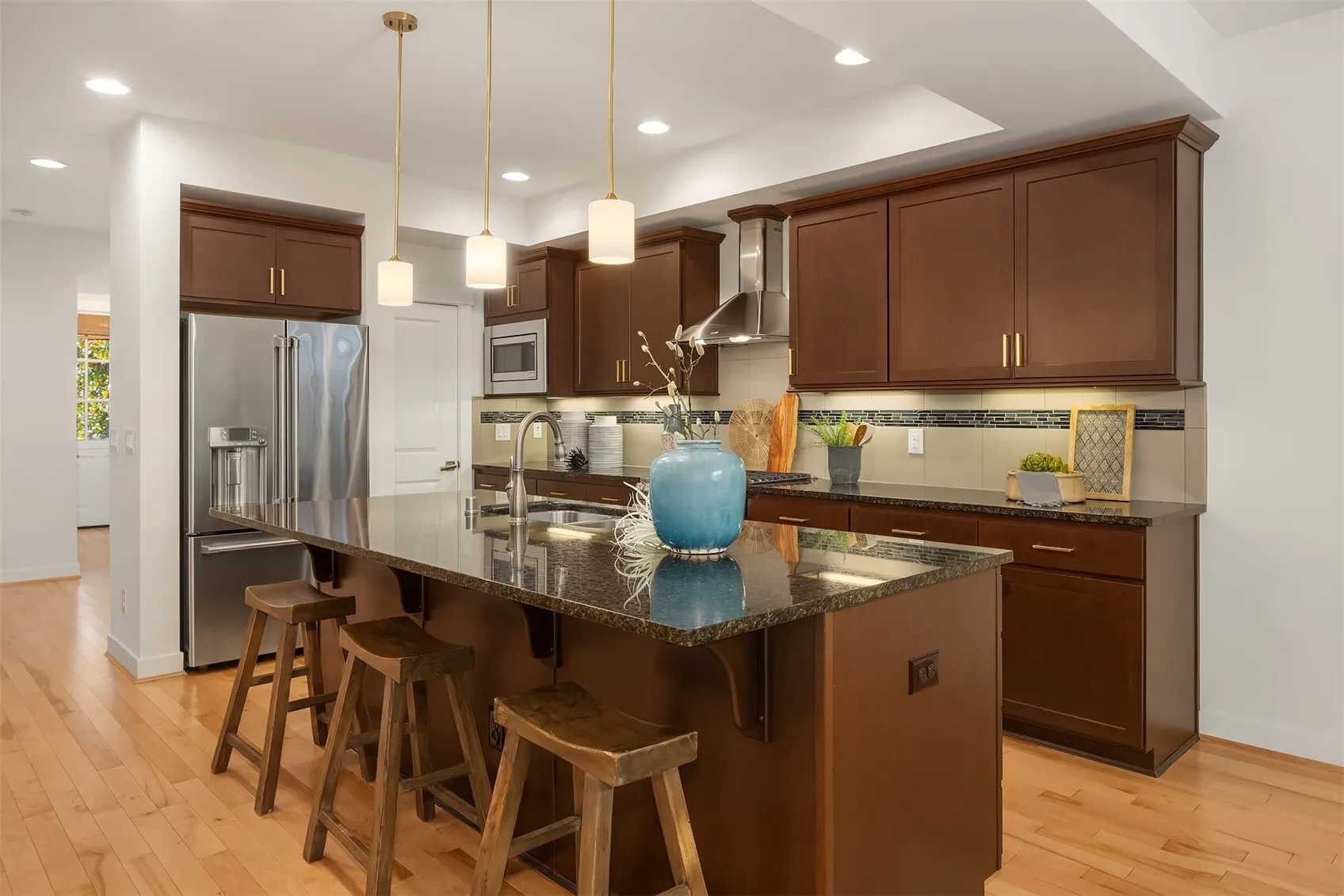 1703 NE Falls Drive , Issaquah, WA 98029-9802