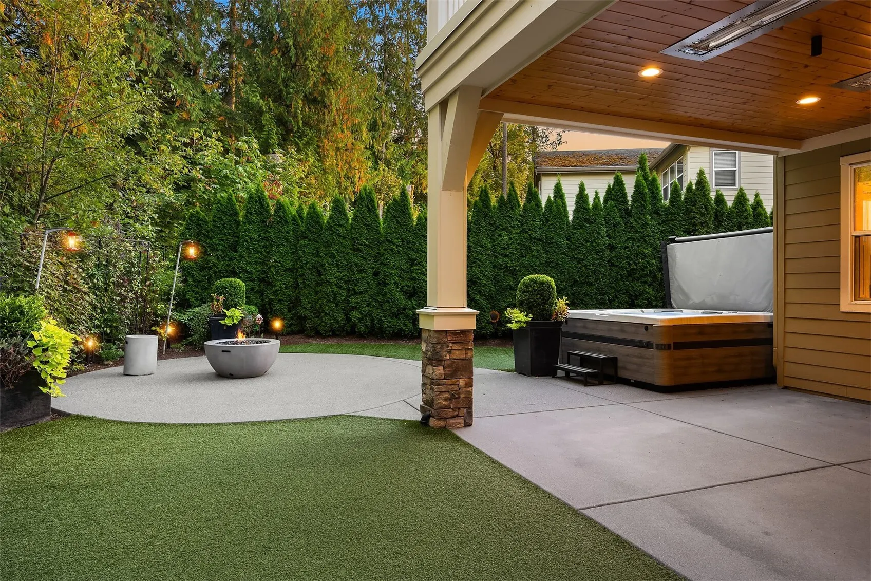 1703 NE Falls Drive , Issaquah, WA 98029-9802