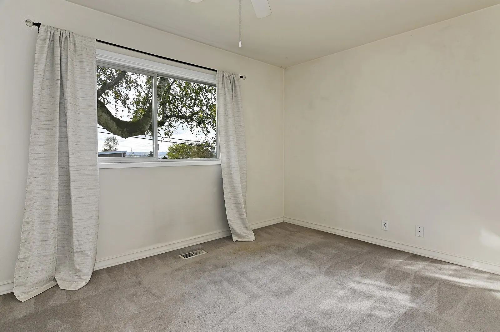2214 NE 7th Street , Renton, WA 98056-9805