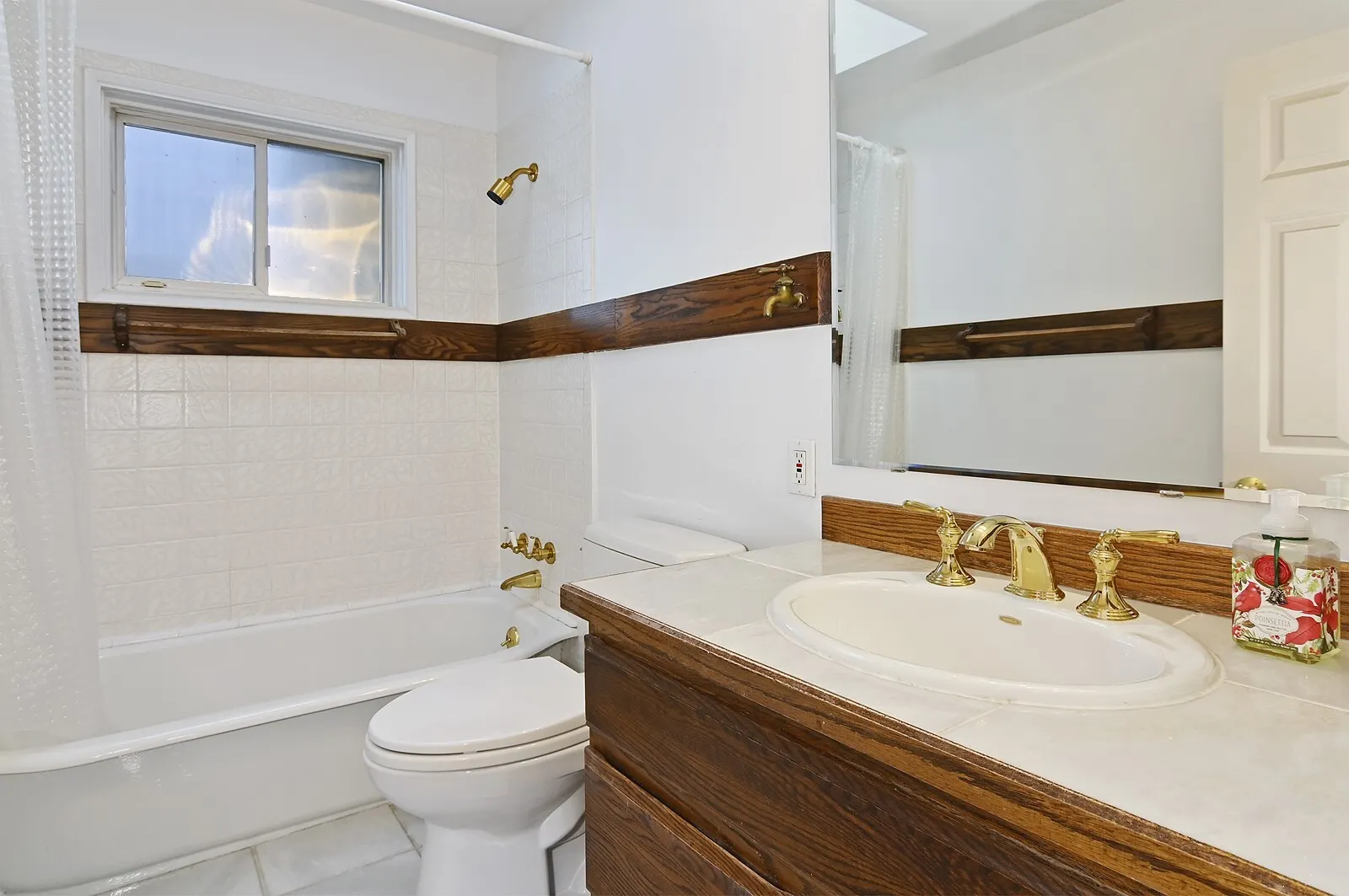 2214 NE 7th Street , Renton, WA 98056-9805