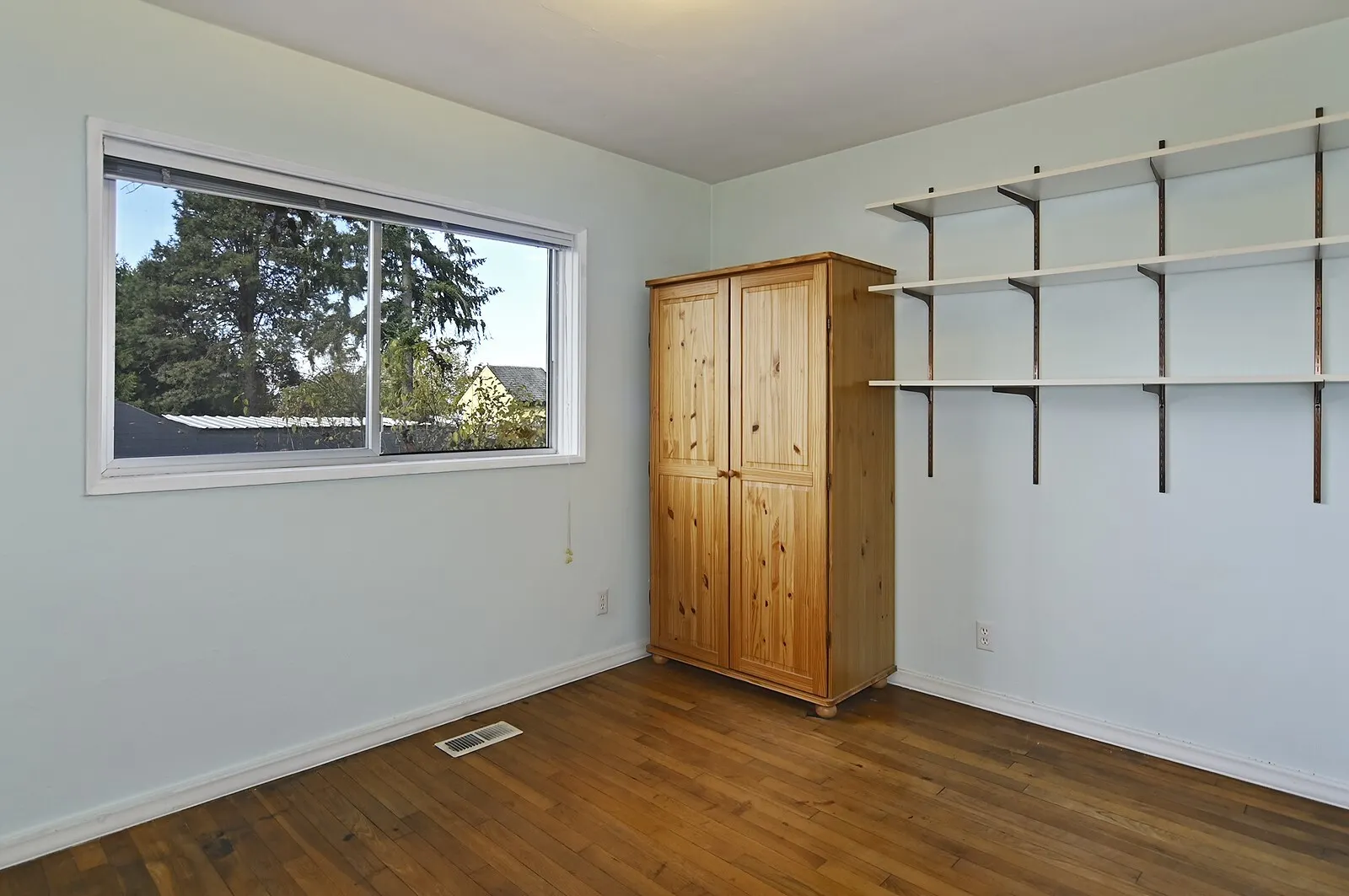 2214 NE 7th Street , Renton, WA 98056-9805