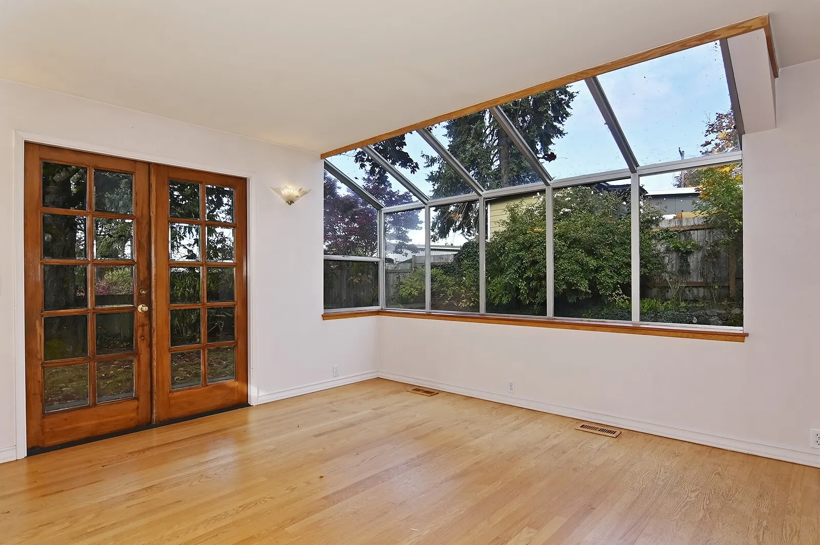 2214 NE 7th Street , Renton, WA 98056-9805