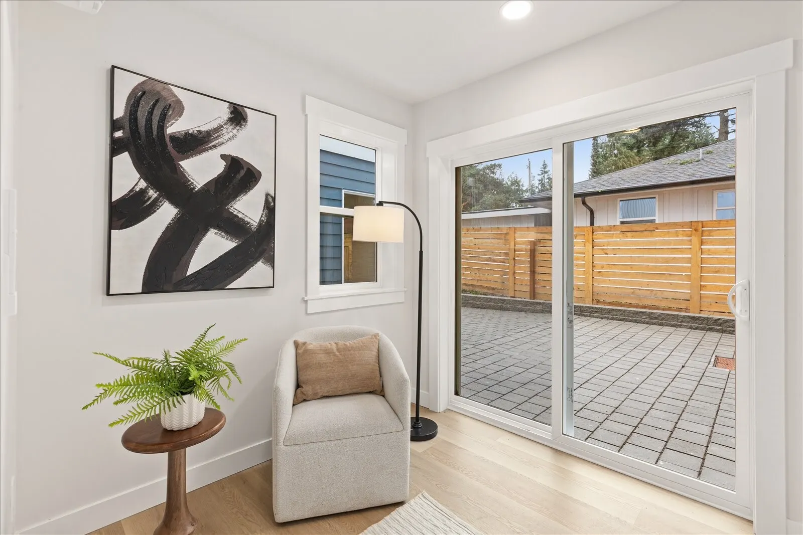 14308 B Roslyn Place N, Seattle, WA 98133