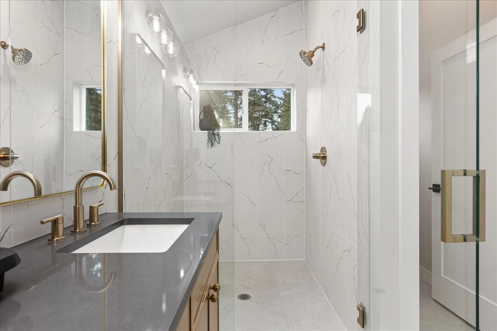 14308 B Roslyn Place N, Seattle, WA 98133