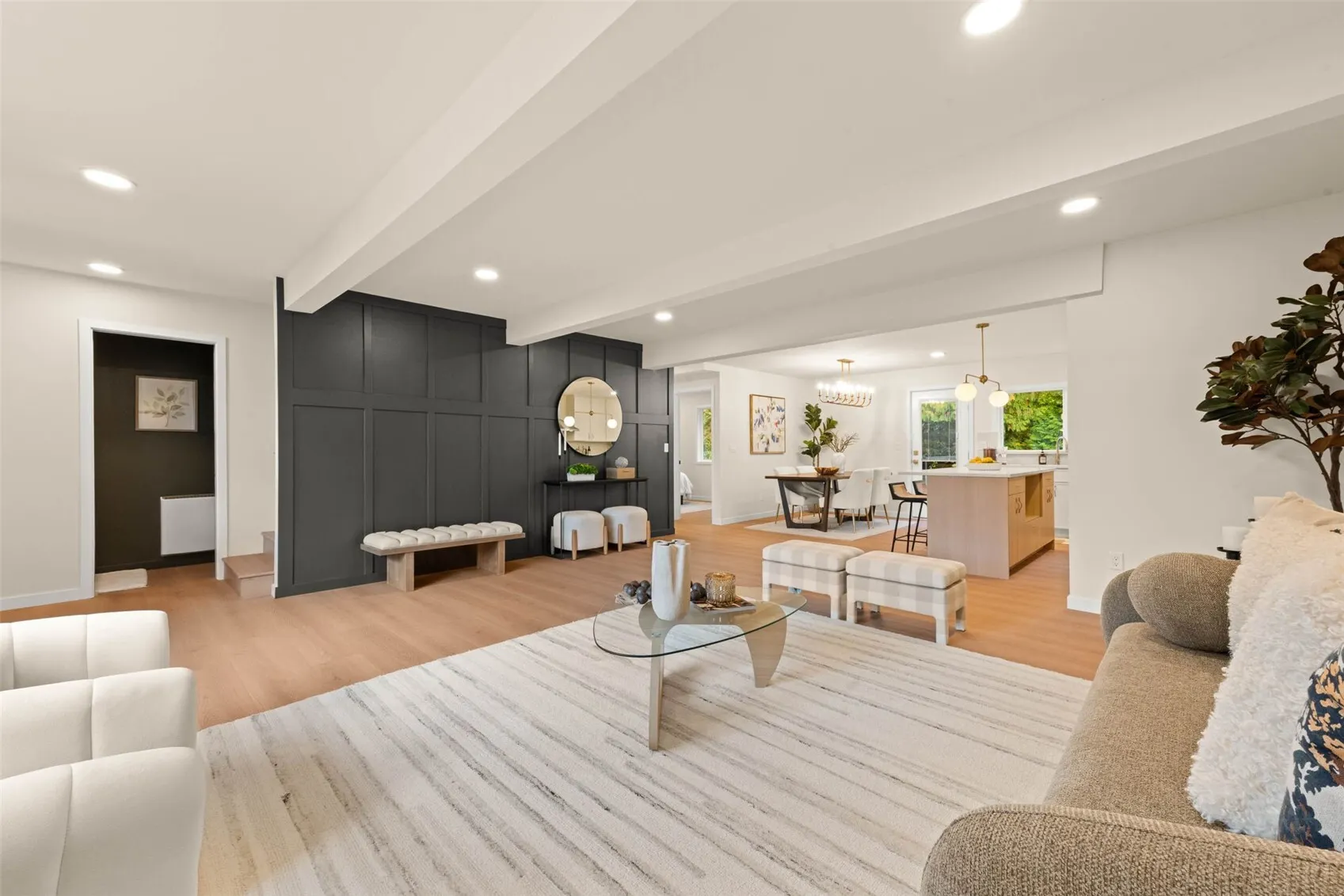 9032 Palatine Avenue N, Seattle, WA 98103