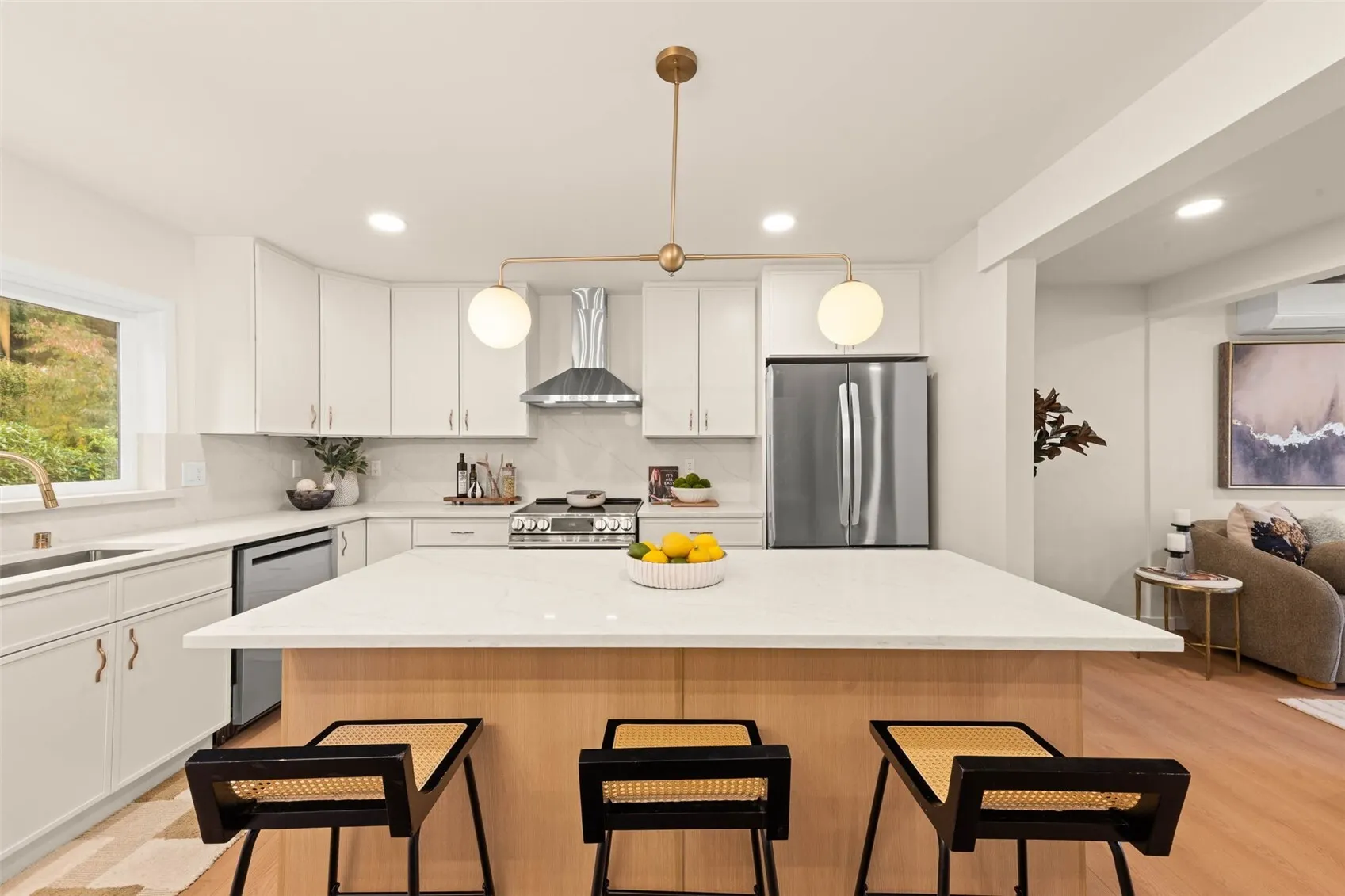 9032 Palatine Avenue N, Seattle, WA 98103