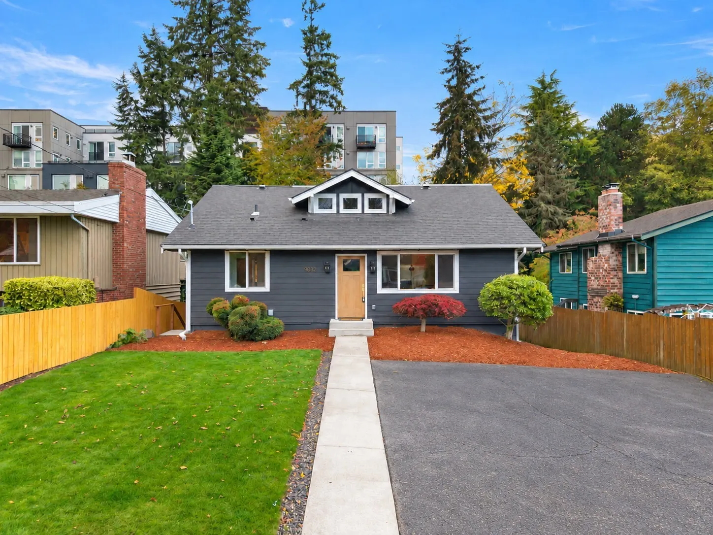 9032 Palatine Avenue N, Seattle, WA 98103