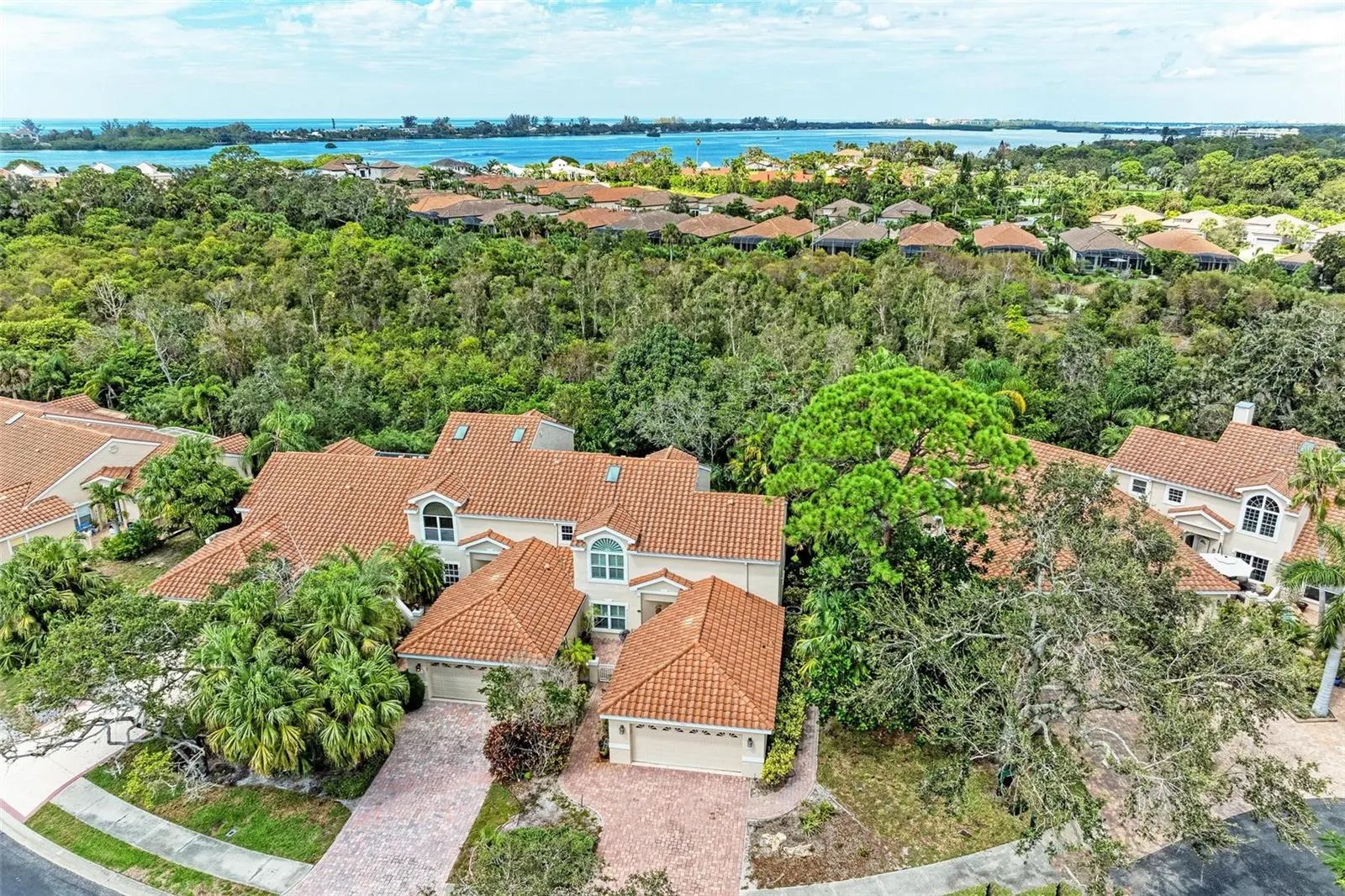 264 WOODS POINT RD