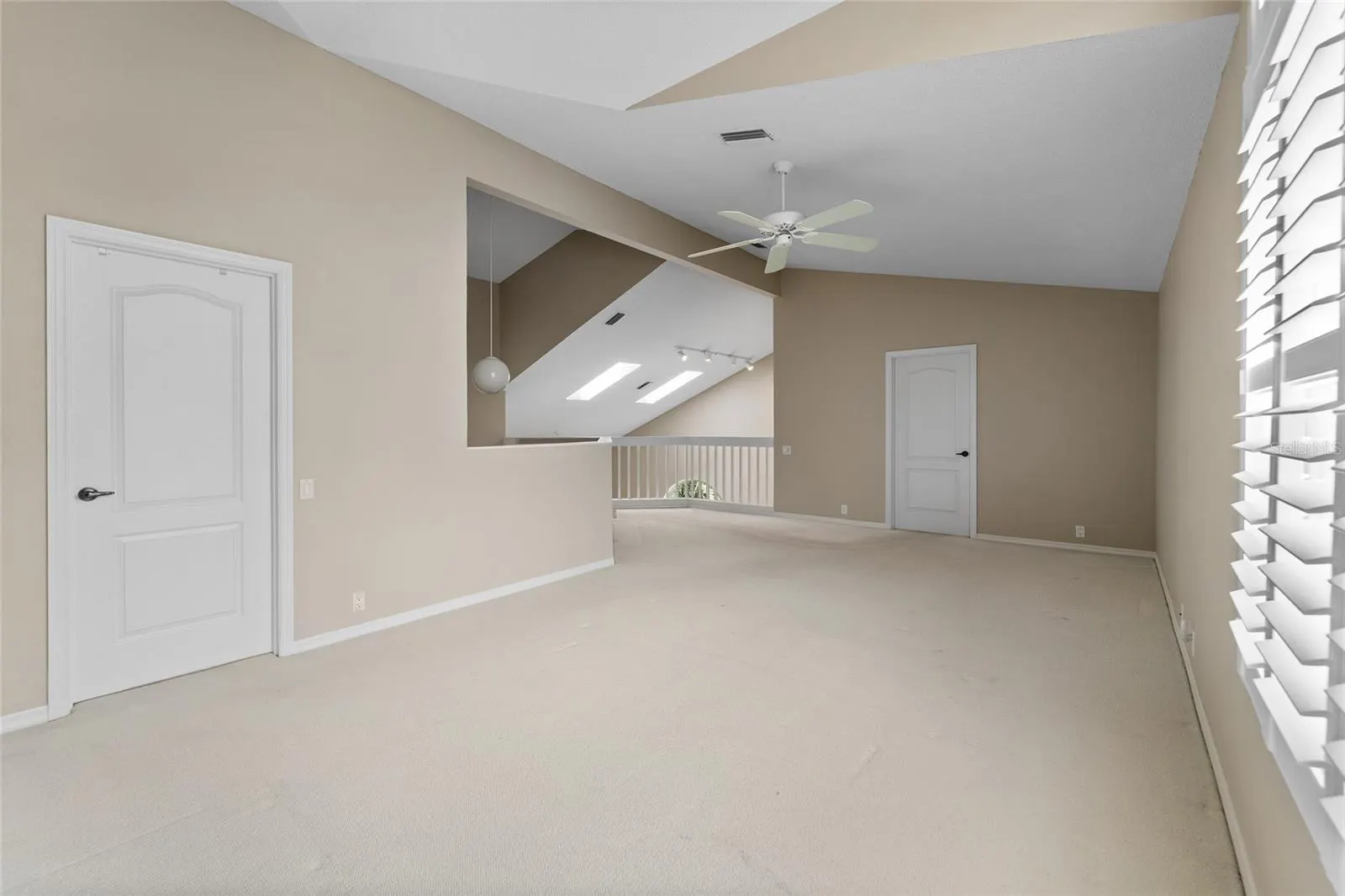 264 WOODS POINT RD