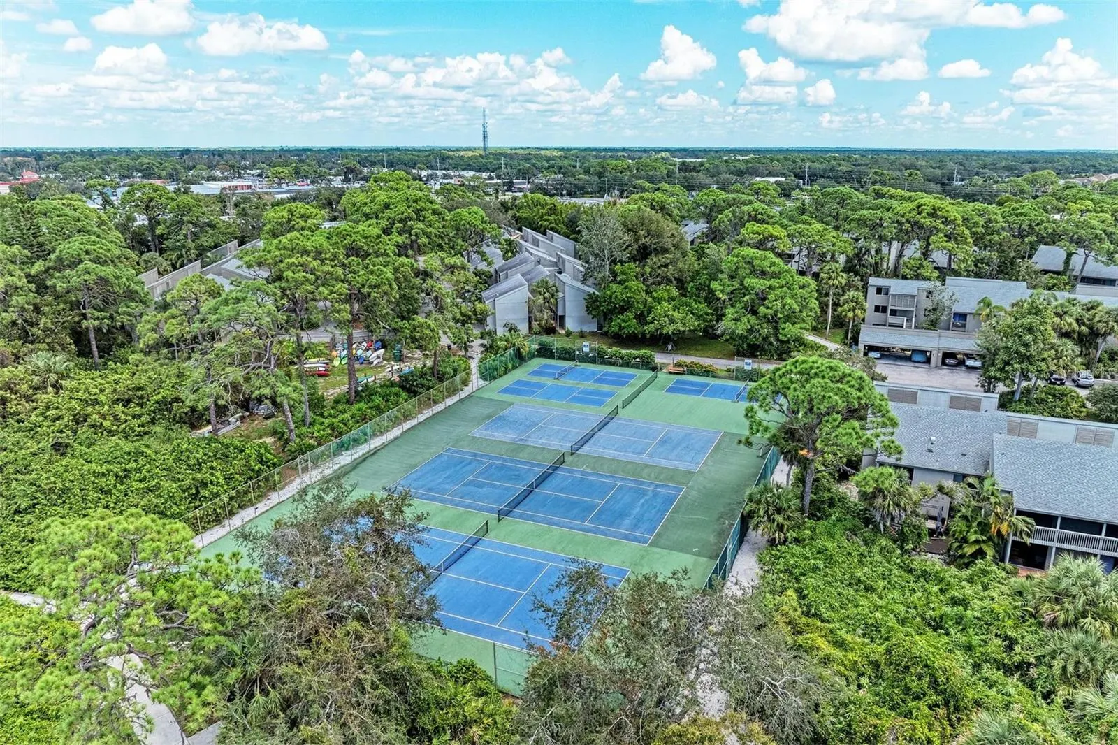 264 WOODS POINT RD