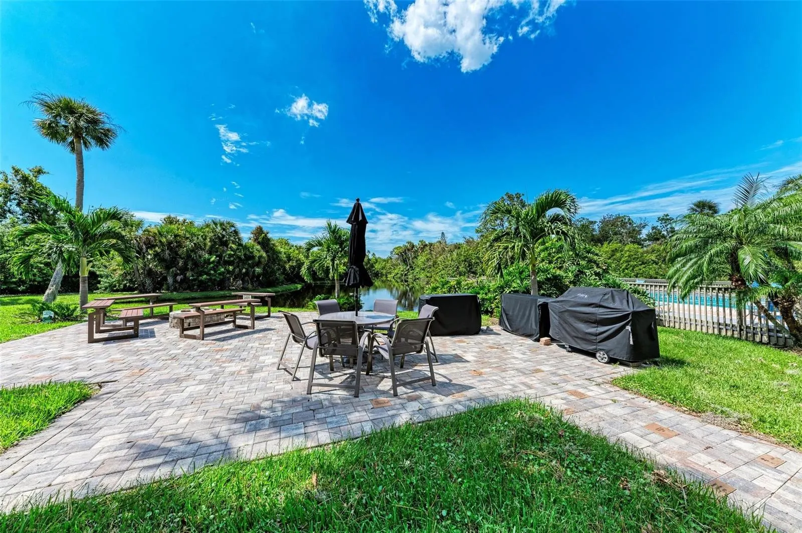 264 WOODS POINT RD