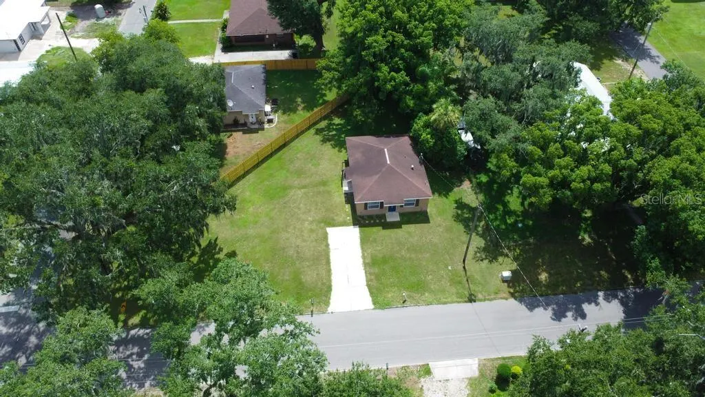 910 N LEE AVE