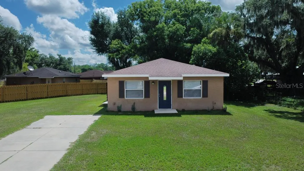 910 N LEE AVE