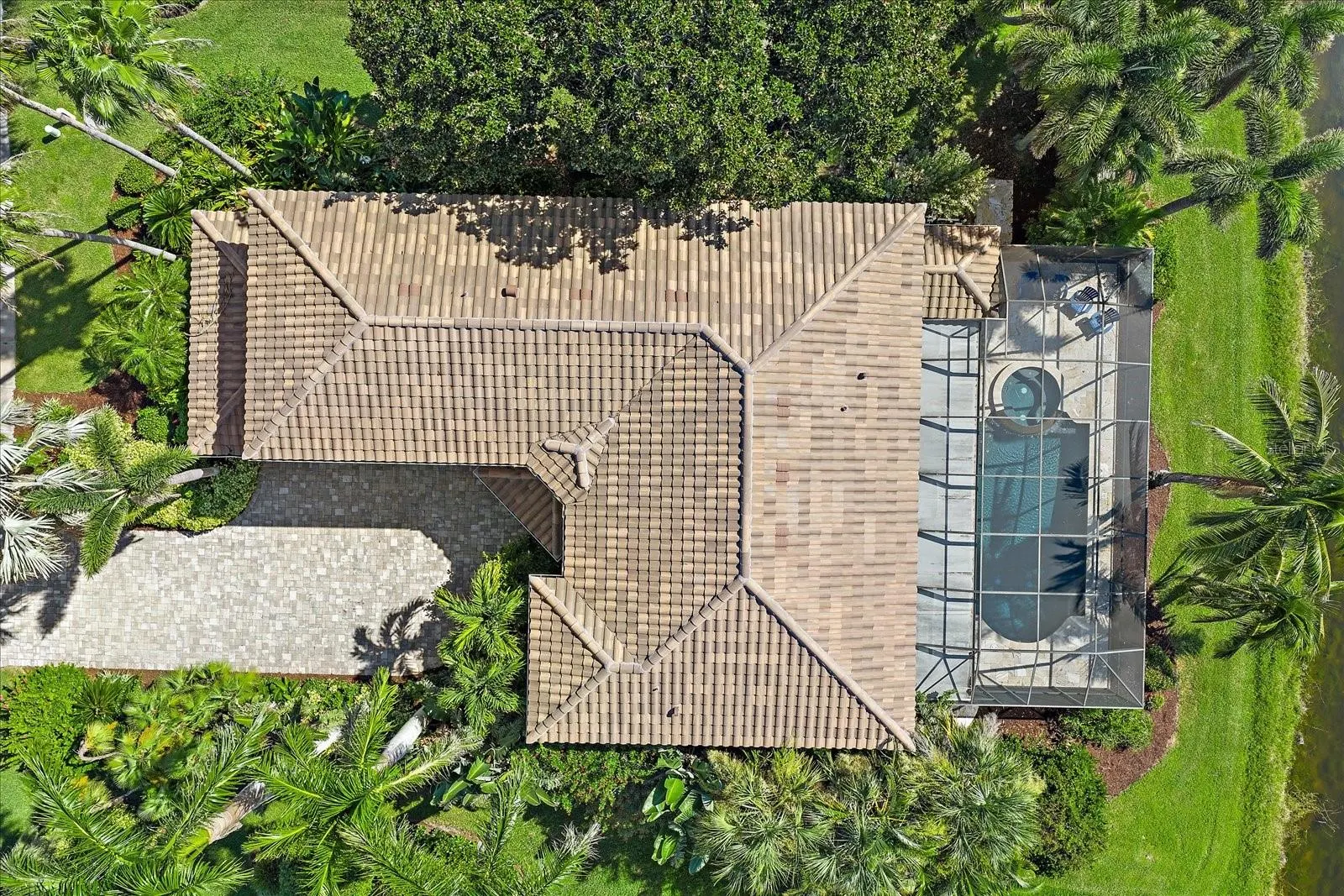 820 PLACID LAKE DR