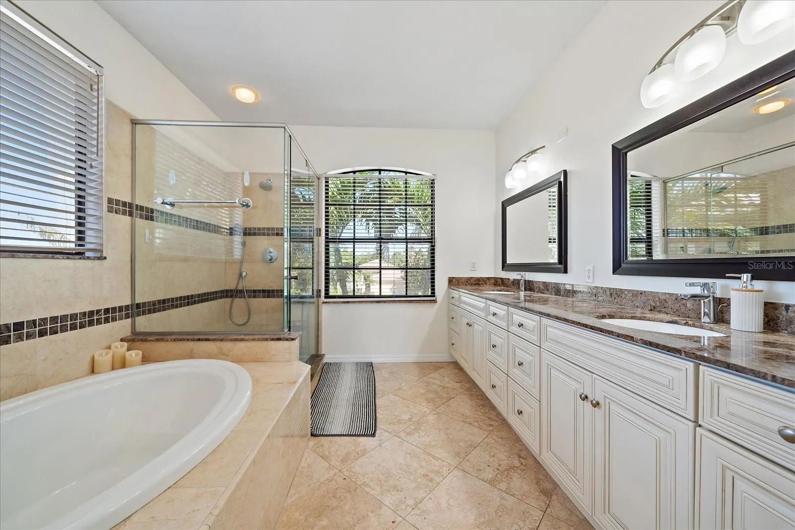 820 PLACID LAKE DR