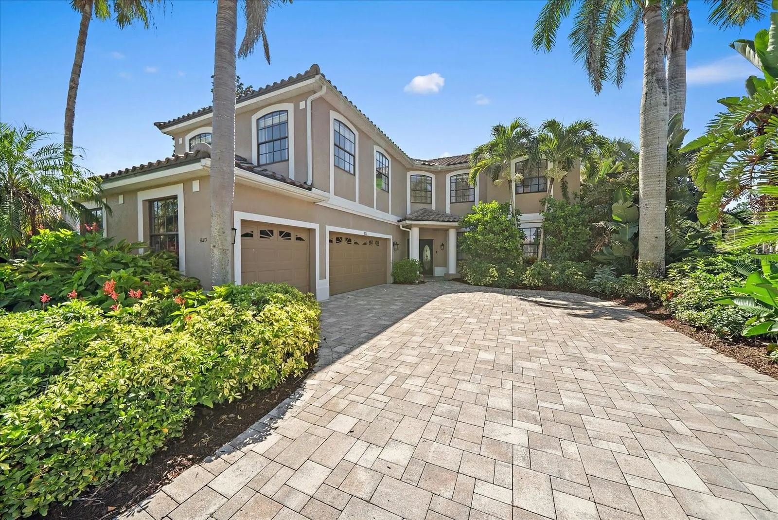 820 PLACID LAKE DR