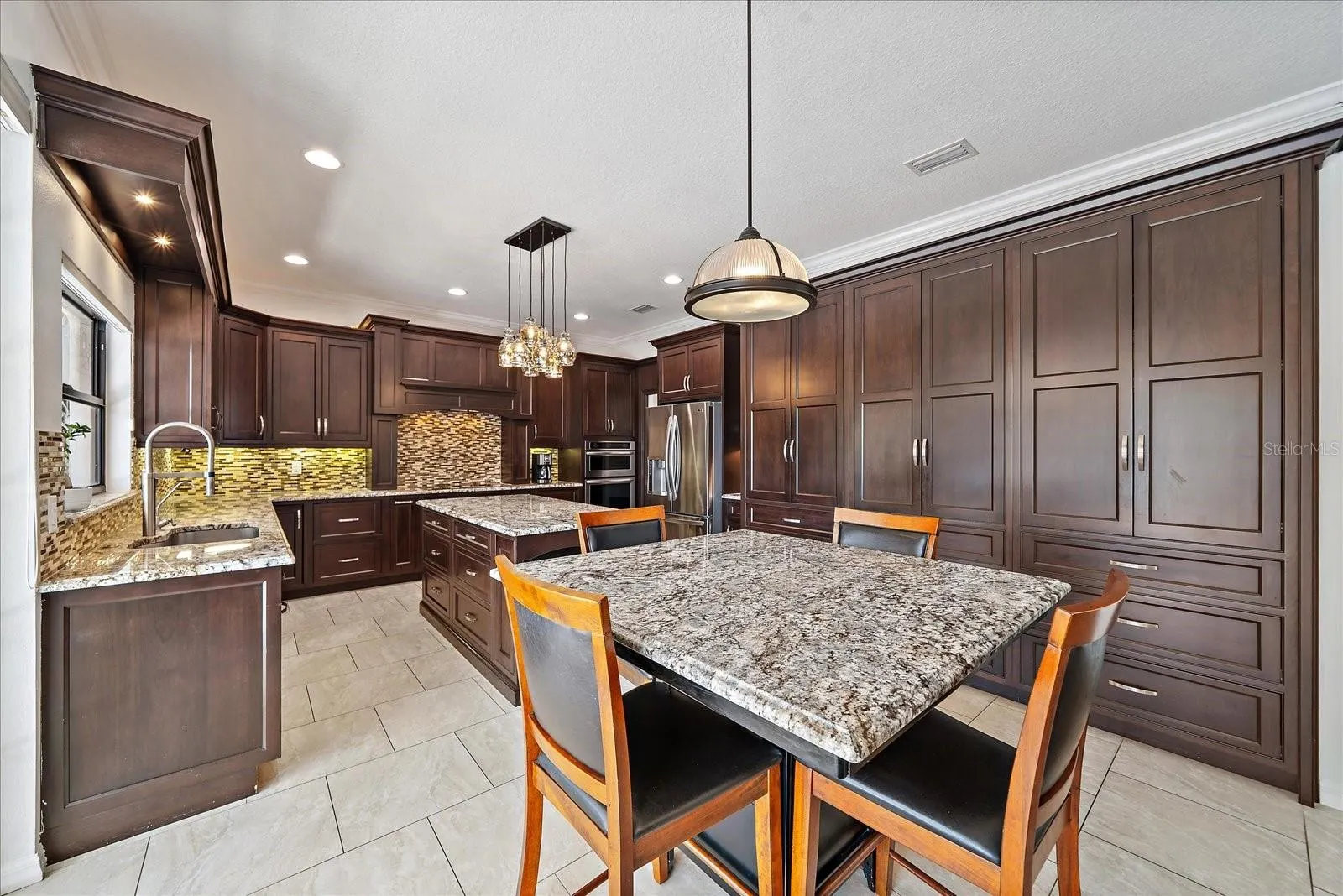 820 PLACID LAKE DR