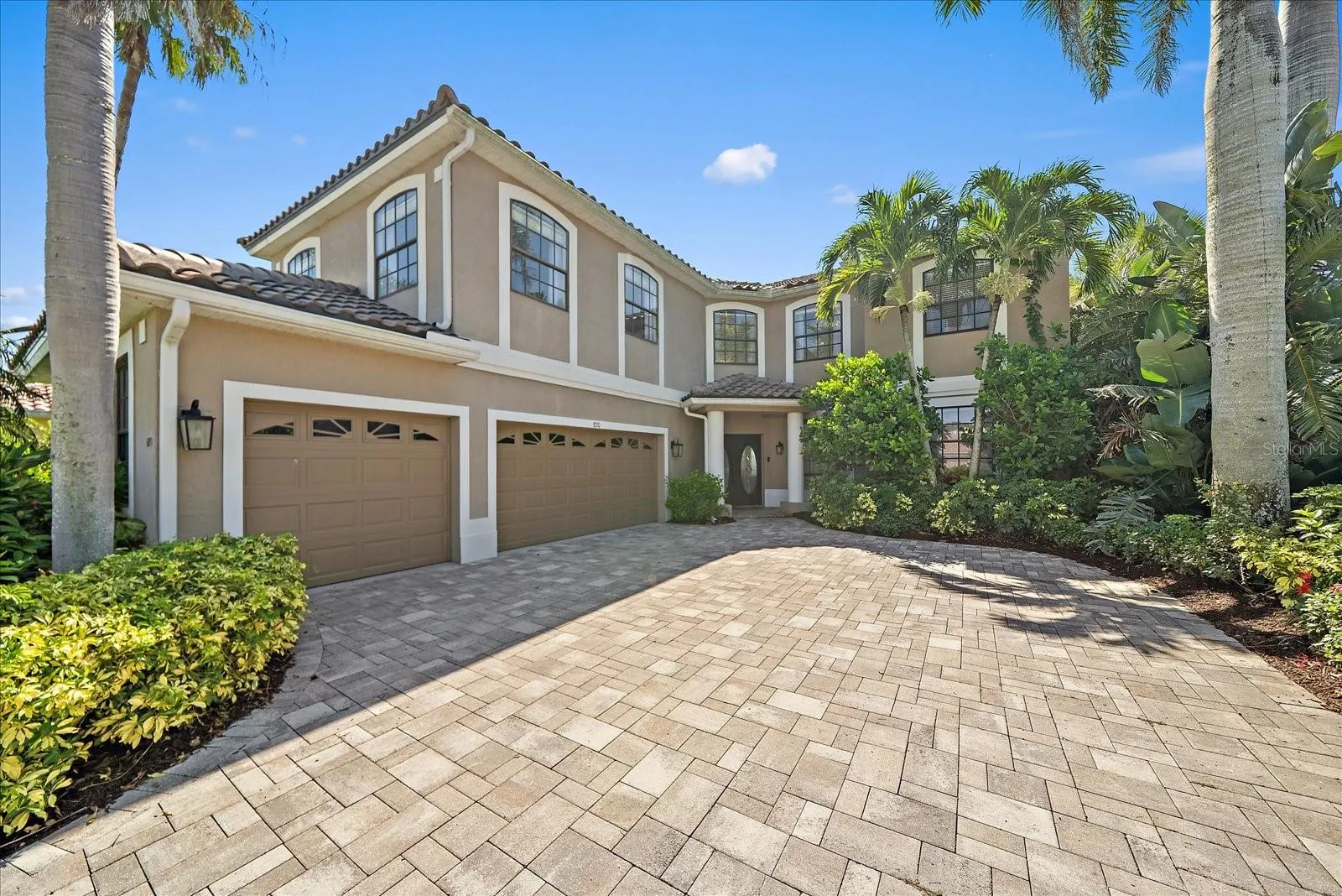 820 PLACID LAKE DR