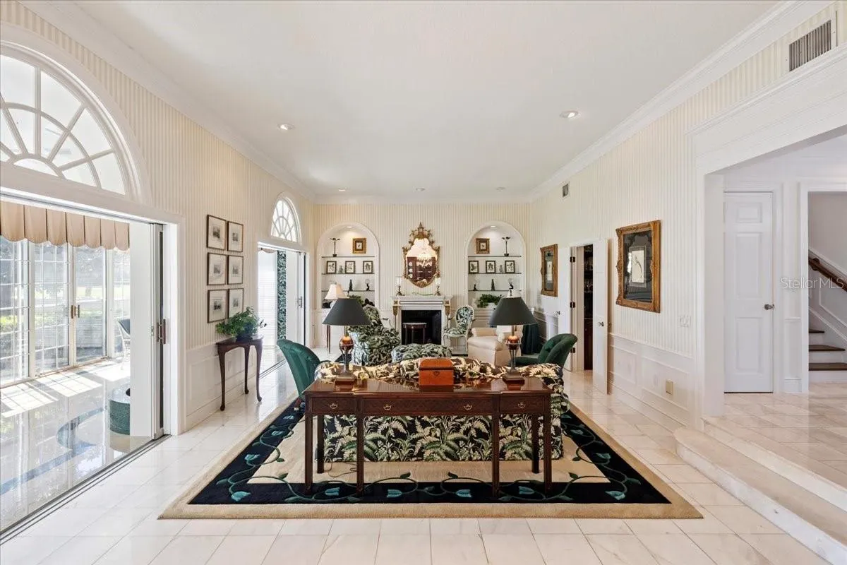 236 SAINT JAMES PARK