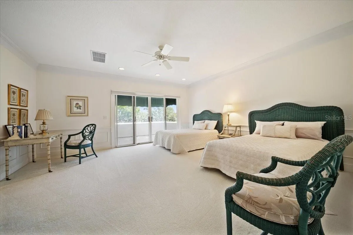 236 SAINT JAMES PARK